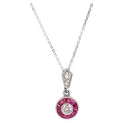 Collana con ciondolo in stile Art Deco con diamante e rubino in platino e oro bianco 14 carati