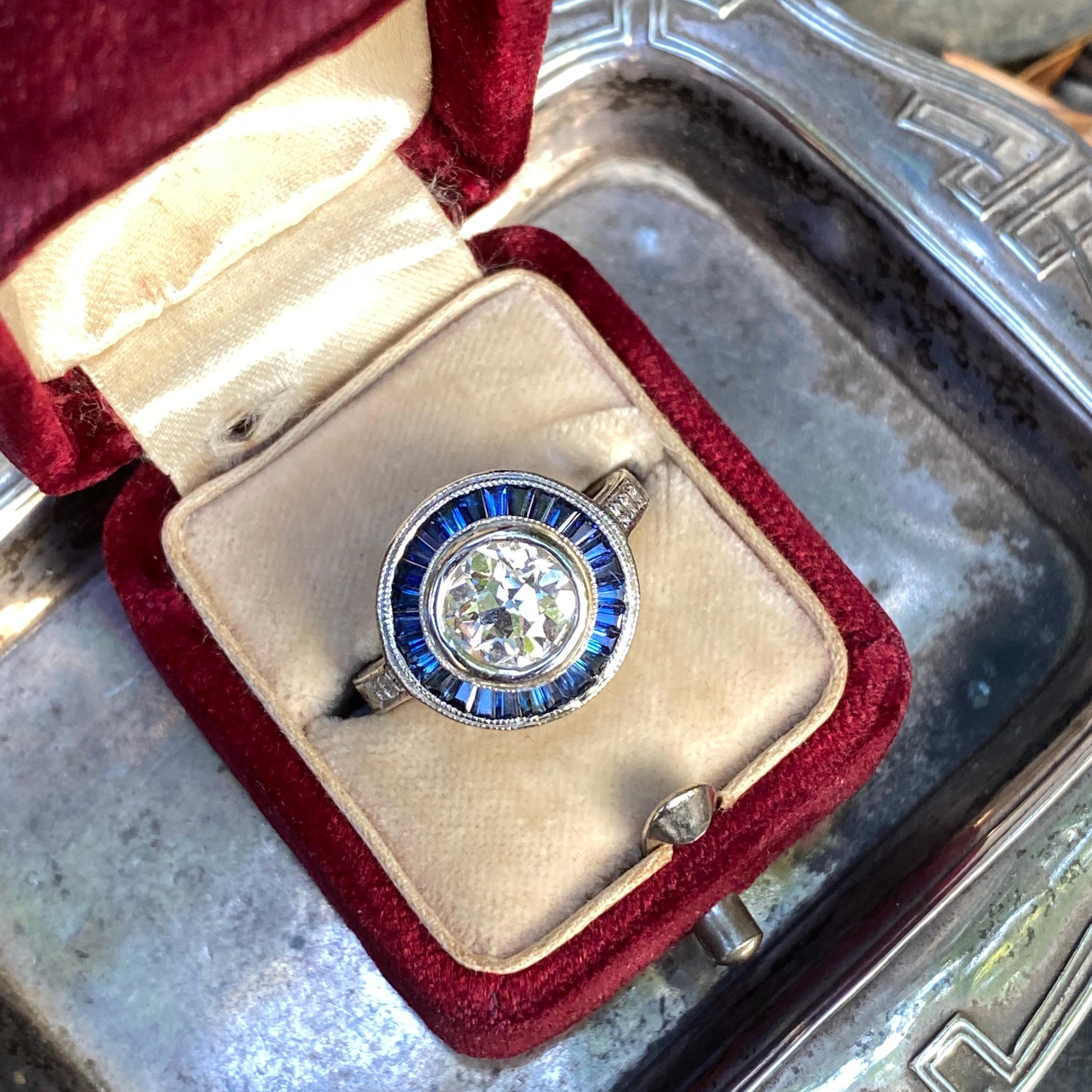 Art Deco Style Diamond & Sapphire 1.38 Carat Platinum Ring For Sale 3