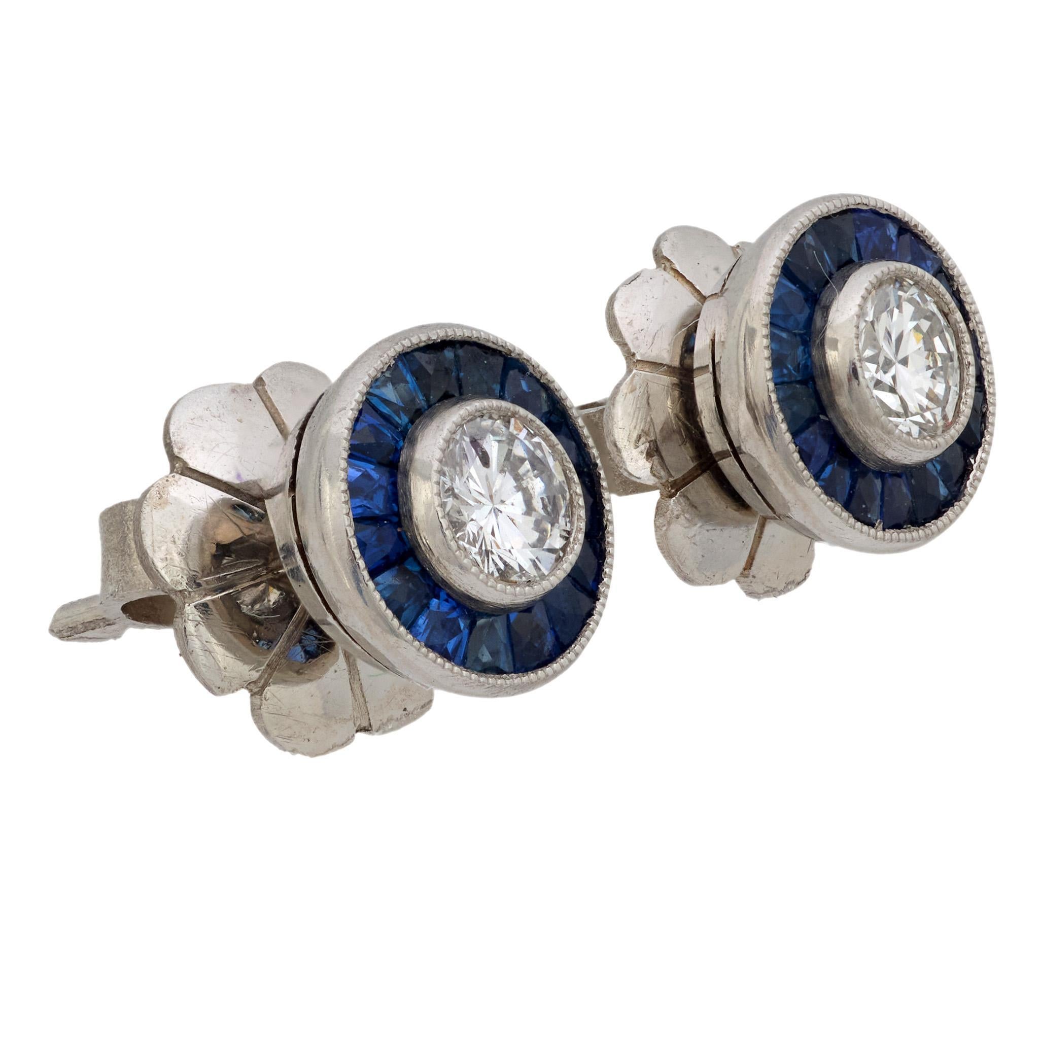 Art Déco Orecchini a perno in platino con diamante e zaffiro in stile Art Deco in vendita