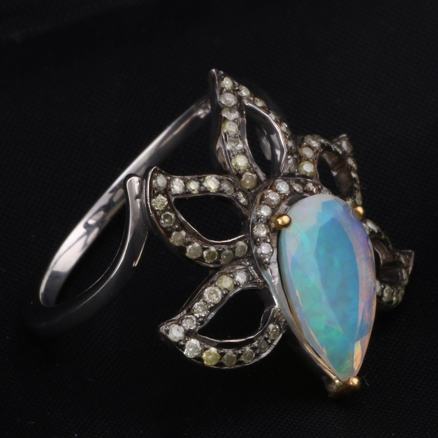 Round Cut Art Deco Style Diamond Silver Ethiopian Opal Wedding & Party Cocktail Ring For Sale
