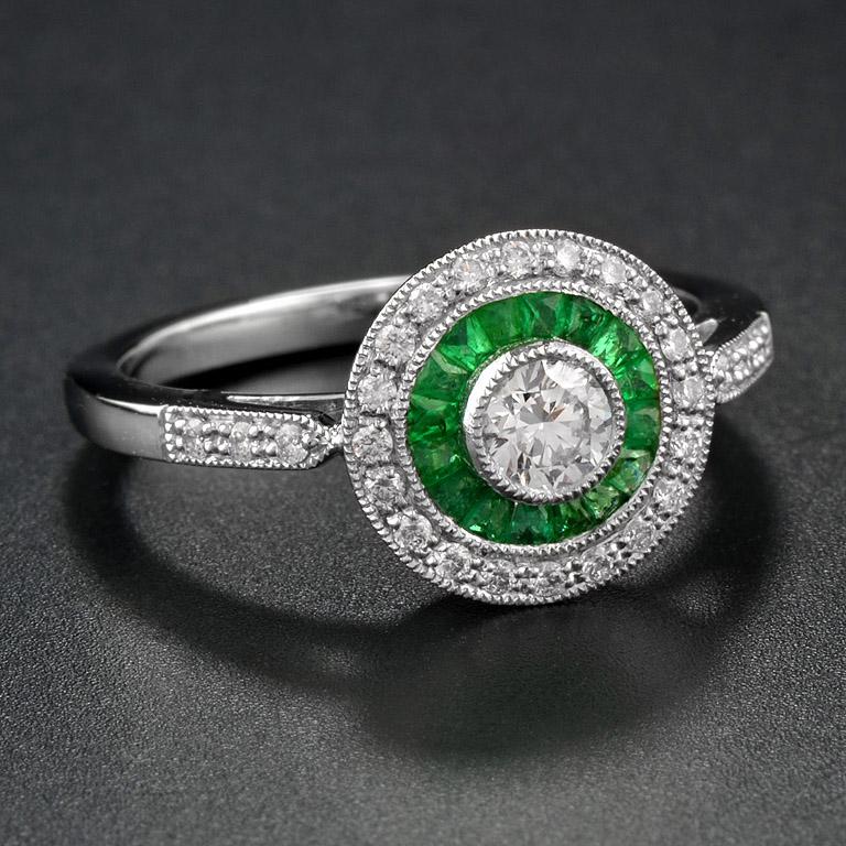 Verlobungsring aus Platin950 mit Diamant im Art-déco-Stil und Smaragd-Doppel Halo (Französischer Schliff) im Angebot