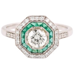 Bague en or blanc 18 carats avec pavage d'émeraudes et de diamants de style Art déco