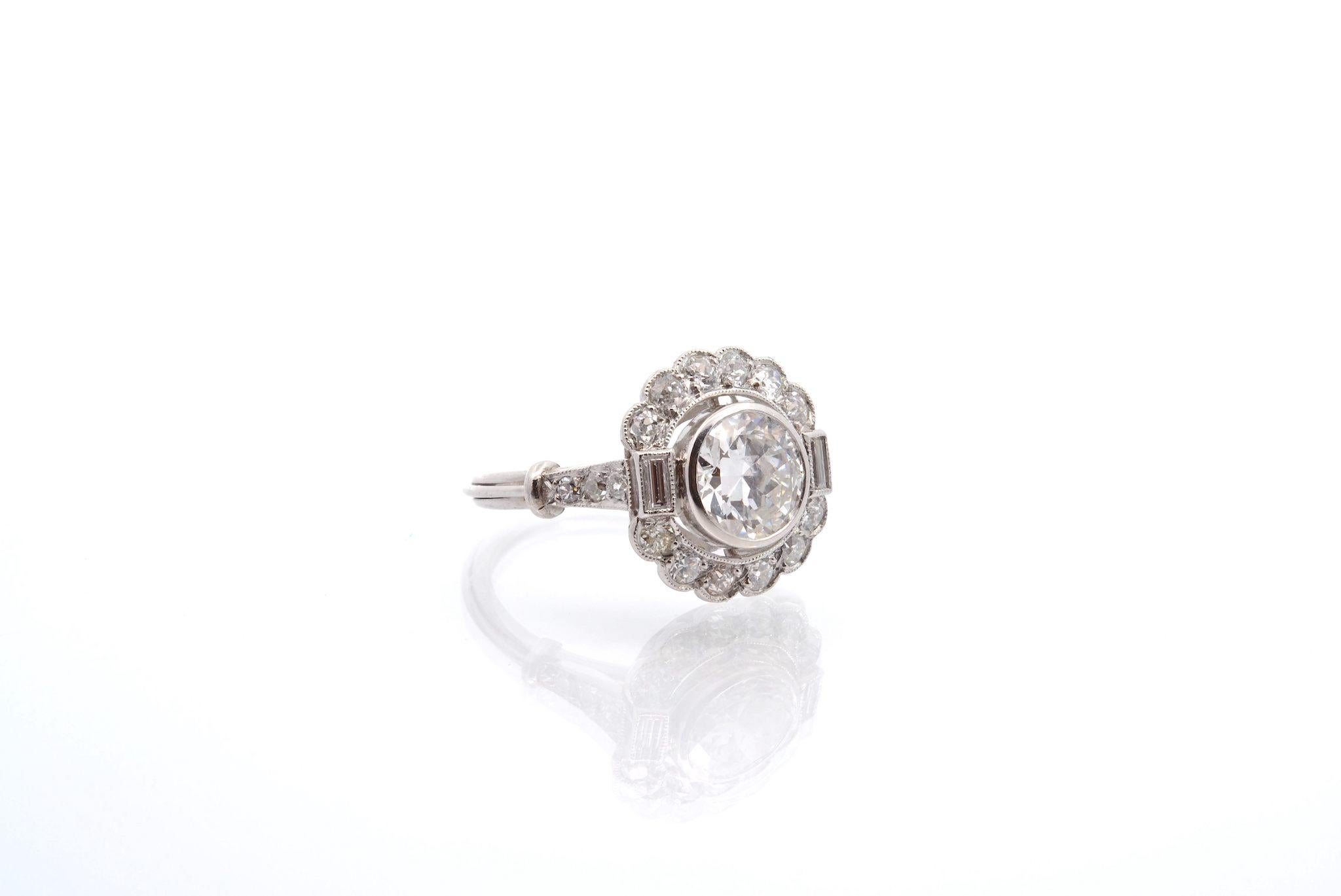 Brilliant Cut Art Deco style diamonds ring in platinum For Sale
