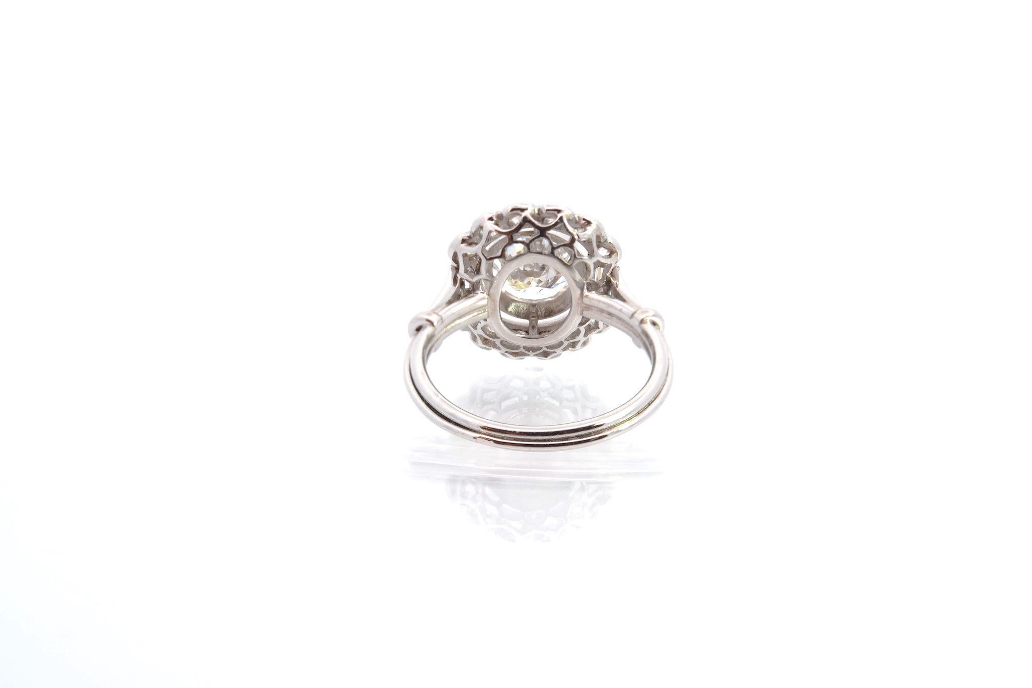 Women's or Men's Art Deco style diamonds ring in platinum For Sale