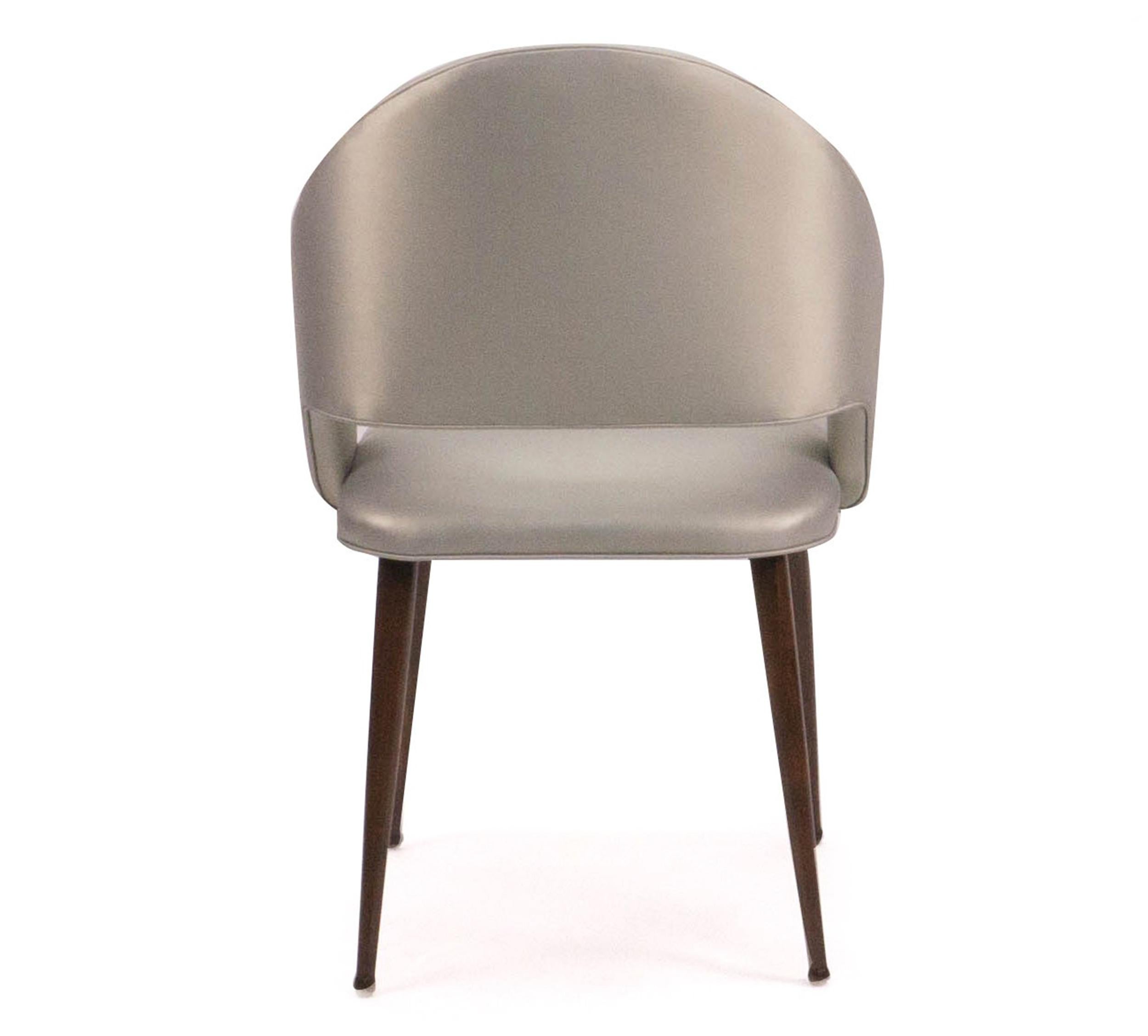 Chaise de salle à manger de style Art déco avec pieds ronds et tissu d'ameublement en vinyle « personnalisable » en vente 1
