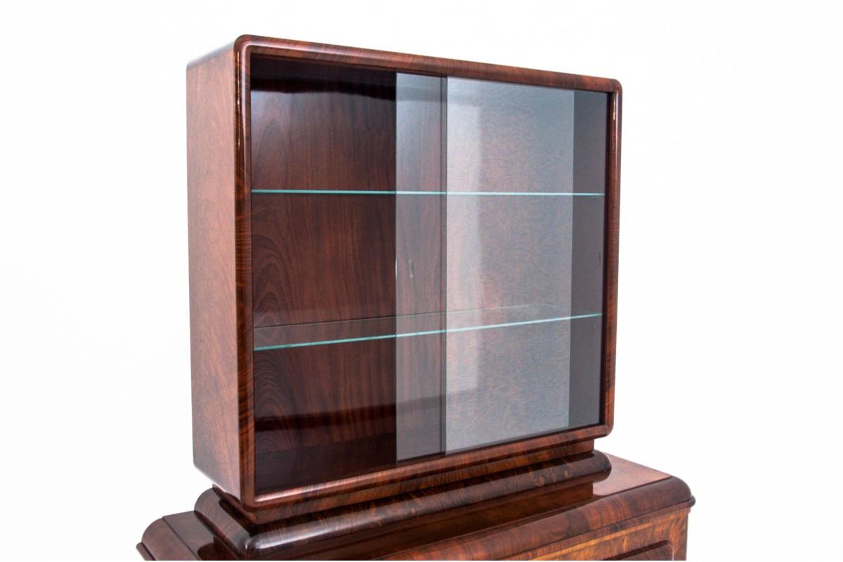 Polish Art Deco style display cabinet, 1940s, Poland. After renovation. For Sale