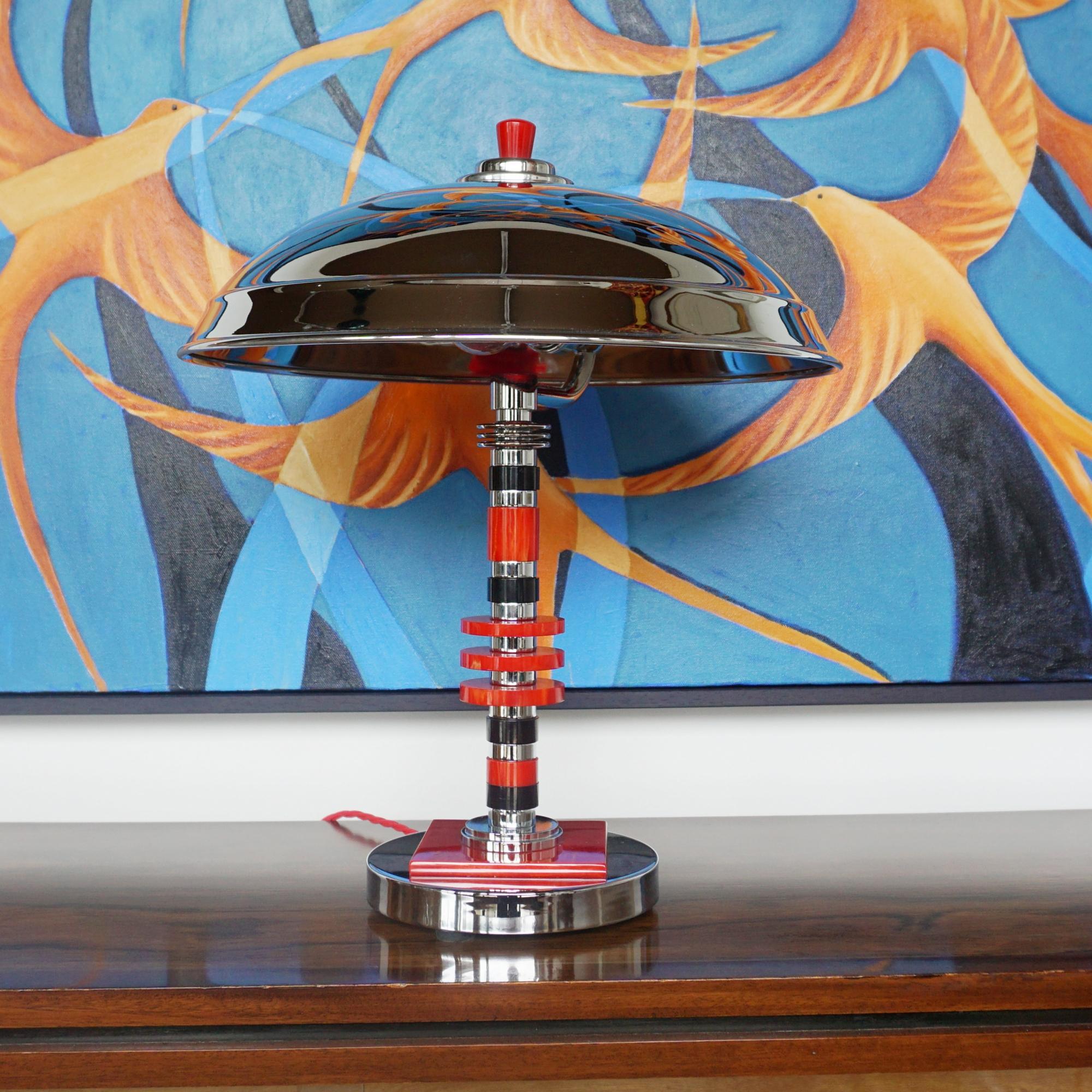 Lampe à dôme de style art déco