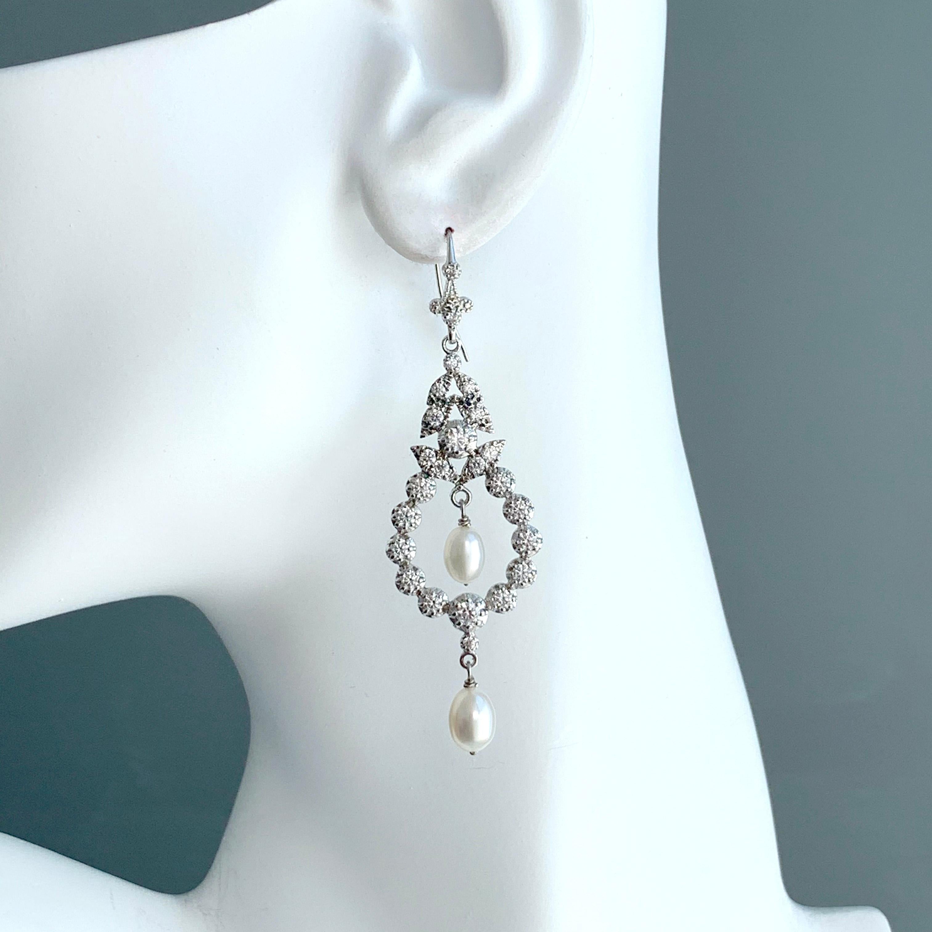 Art Deco Style Double Freshwater Pearl Drop Hook Earrings In New Condition For Sale In Los Angeles, CA