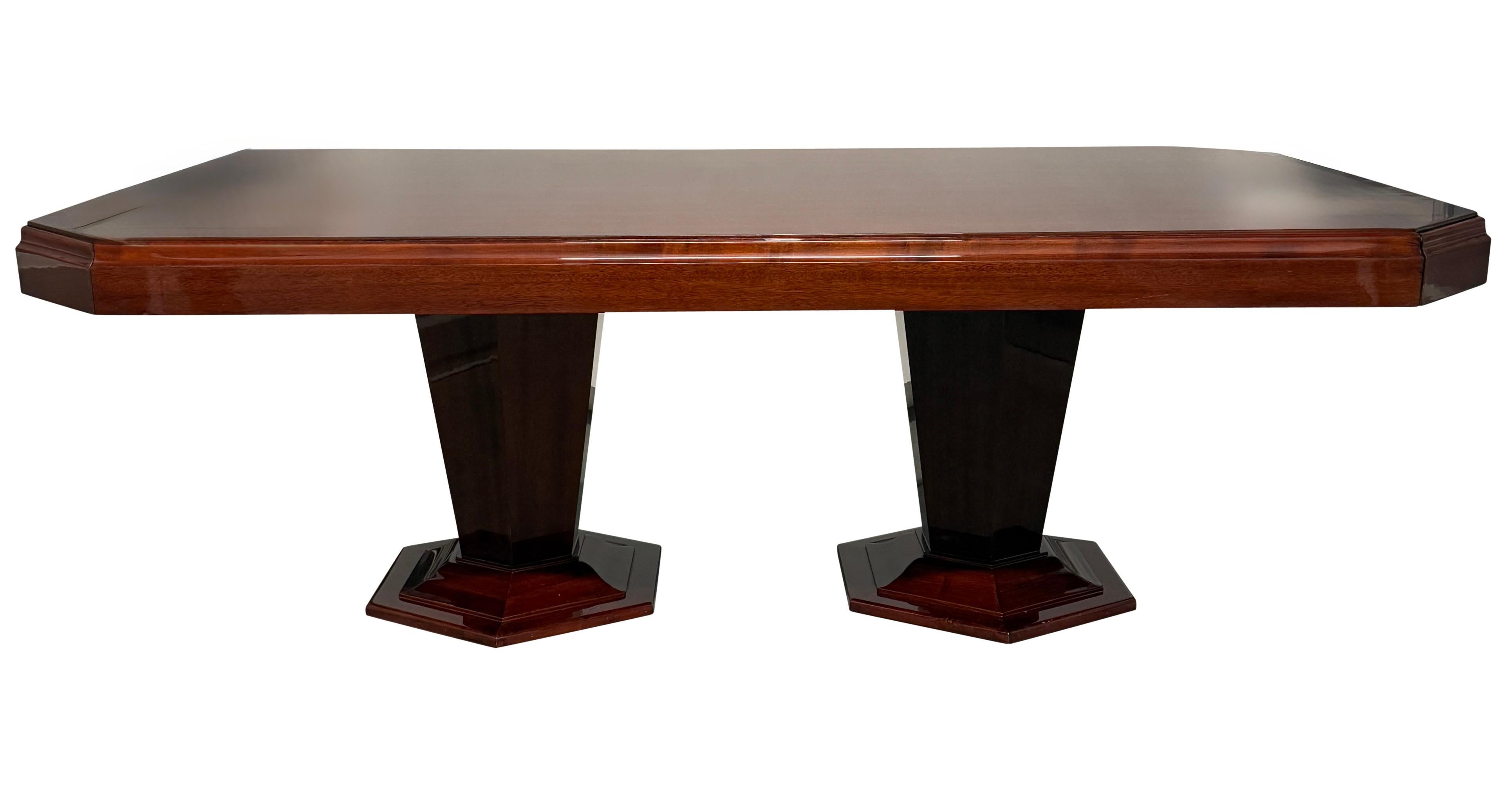 Acajou Table de salle à manger à double piédestal de style Art déco en vente
