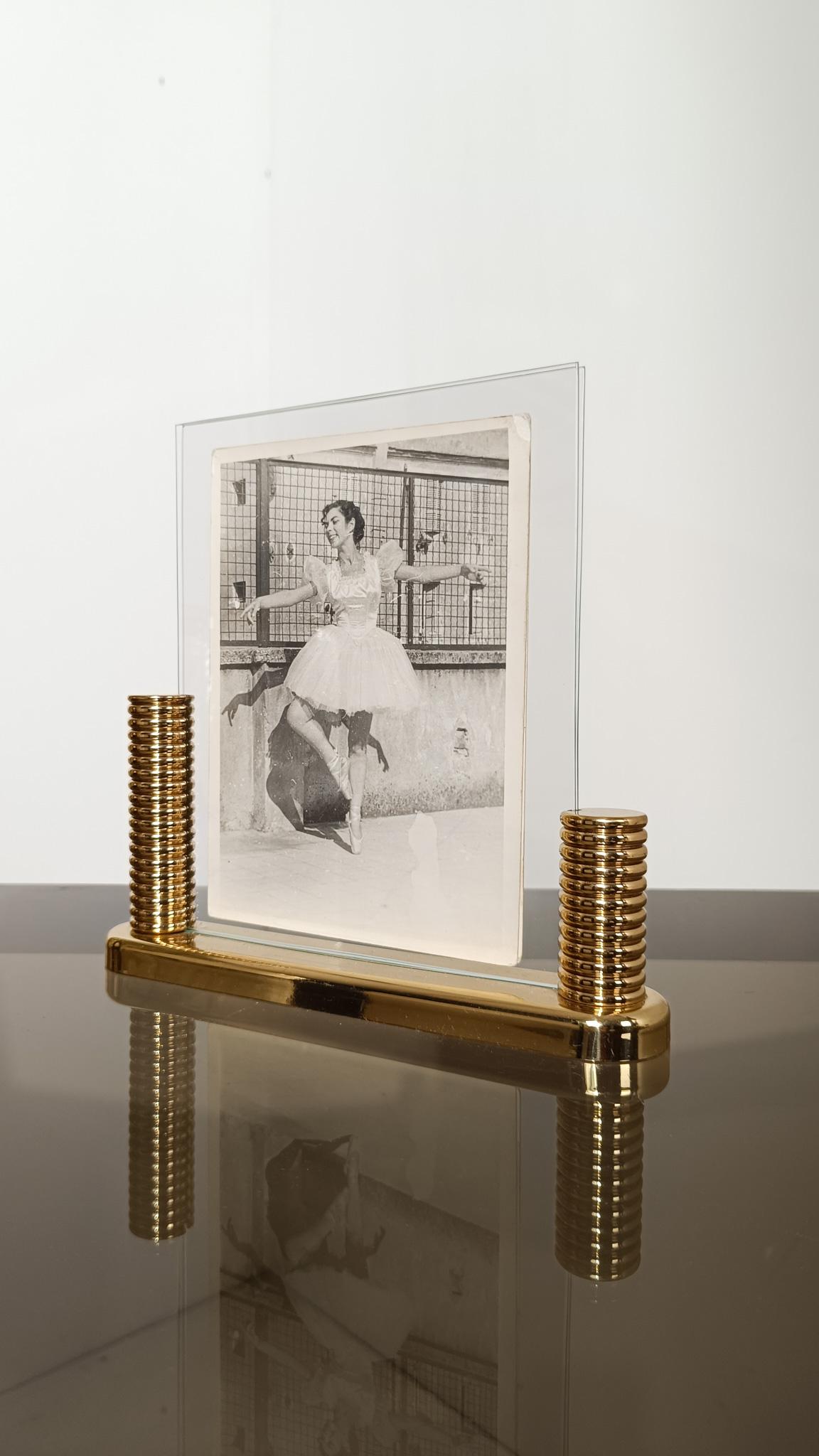 20th Century Art Deco Style Double Sided Pictures Frame in gilded Brass & Glass, 80s For Sale