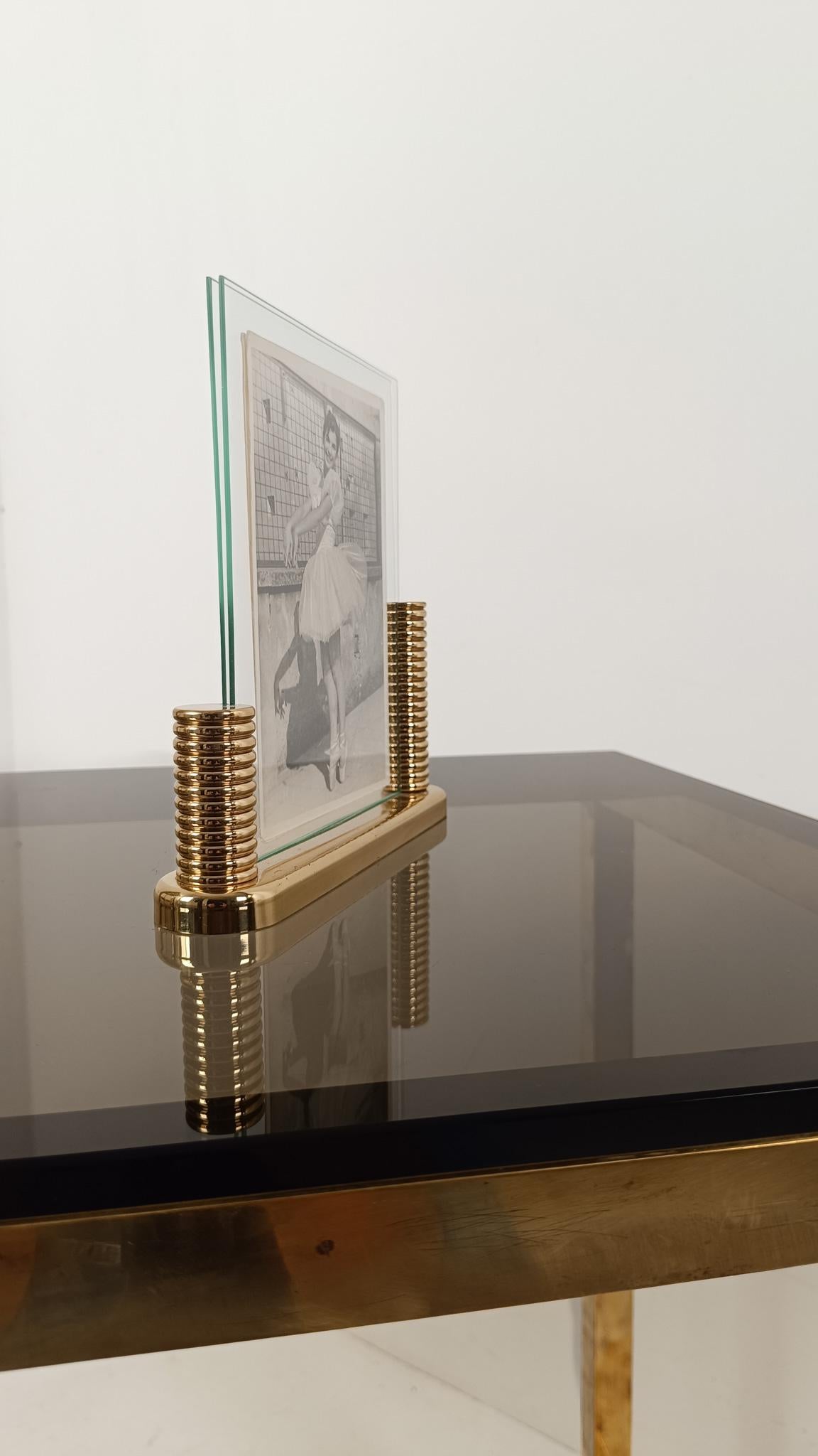 Art Deco Style Double Sided Pictures Frame in gilded Brass & Glass, 80s For Sale 1