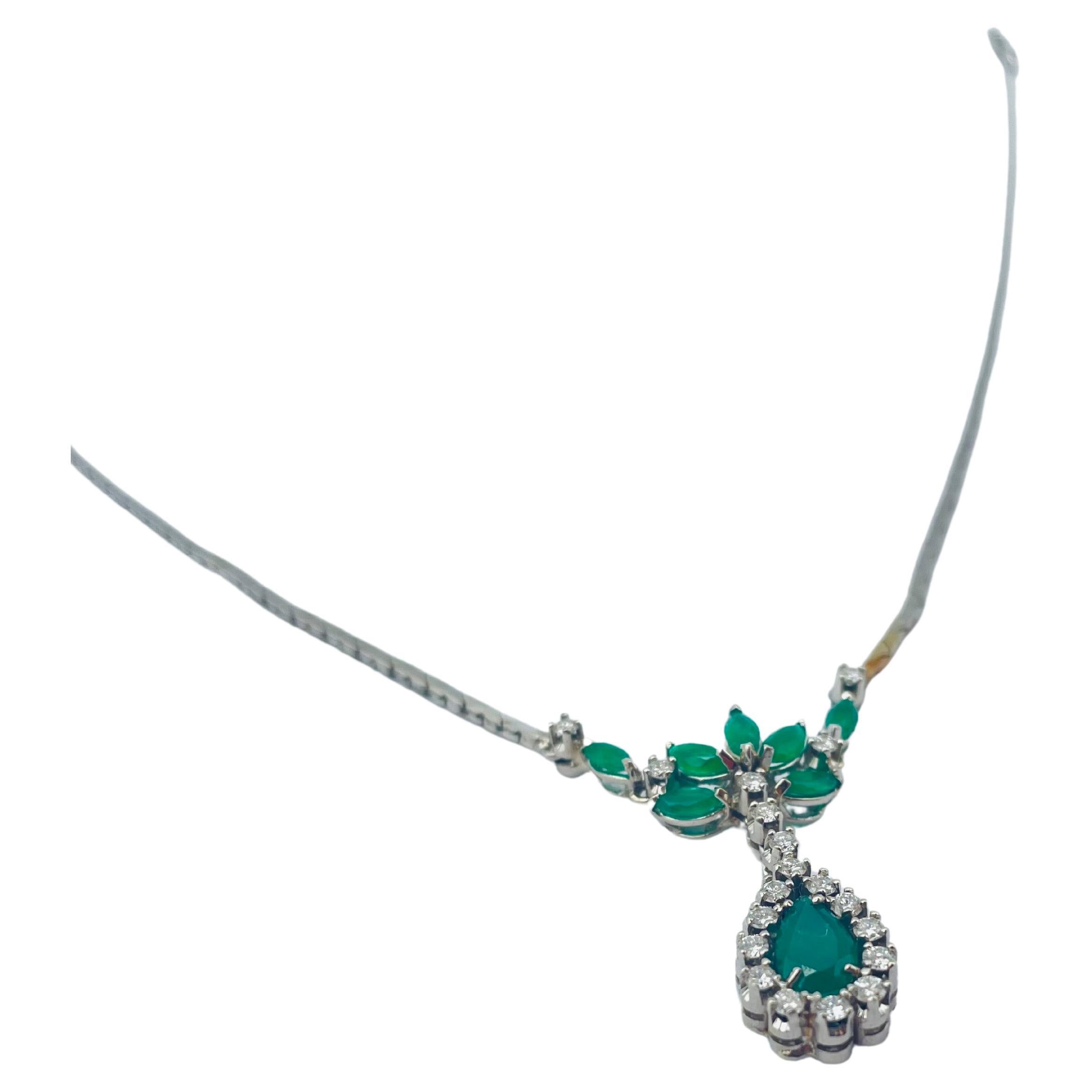 Art deco style dreamfull necklace with emeralds and diamonds