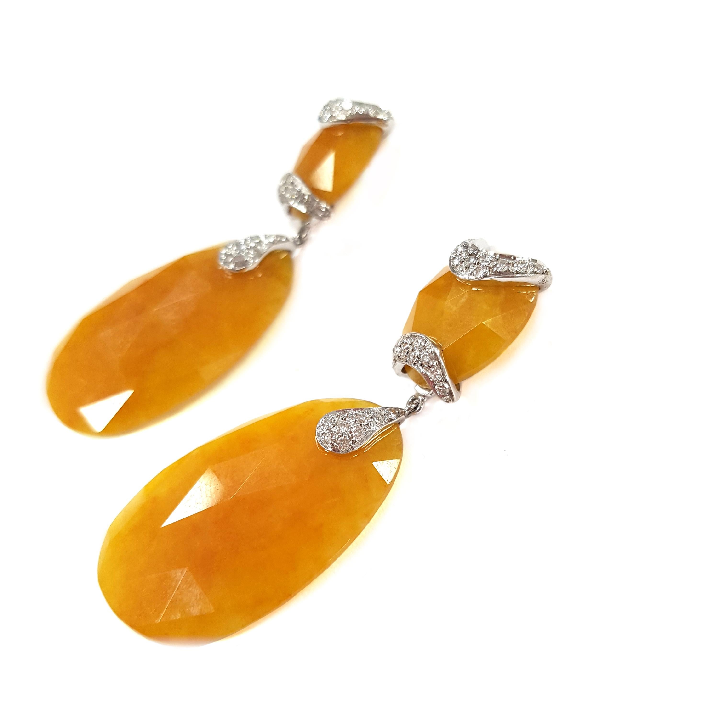 Round Cut Contemporary 18 Karat Gold Art Deco-Inspired Yellow Jade Diamond Drop Earrings