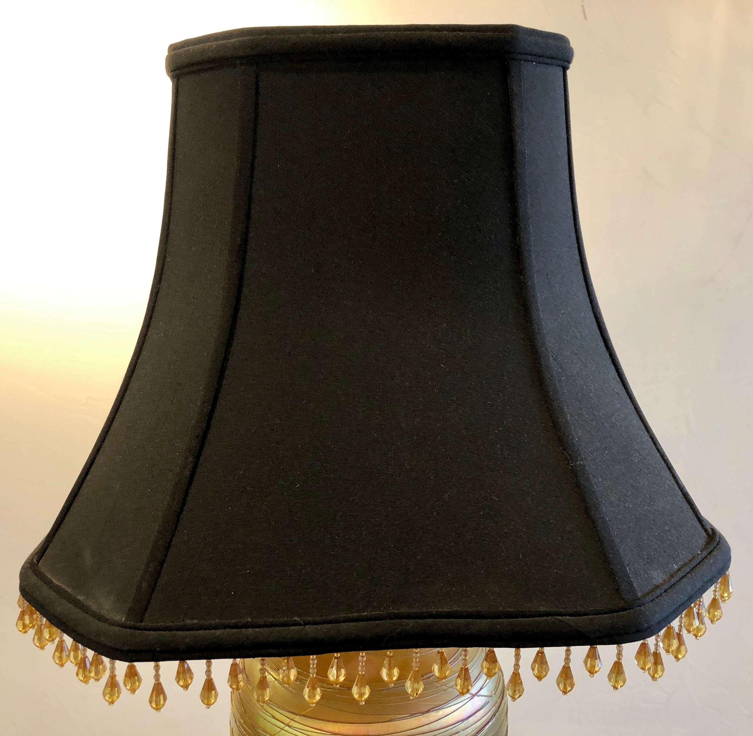 Lampe de table en verre de style Art Déco Durand Fashion avec abat-jour personnalisé Bon état - En vente à Stamford, CT