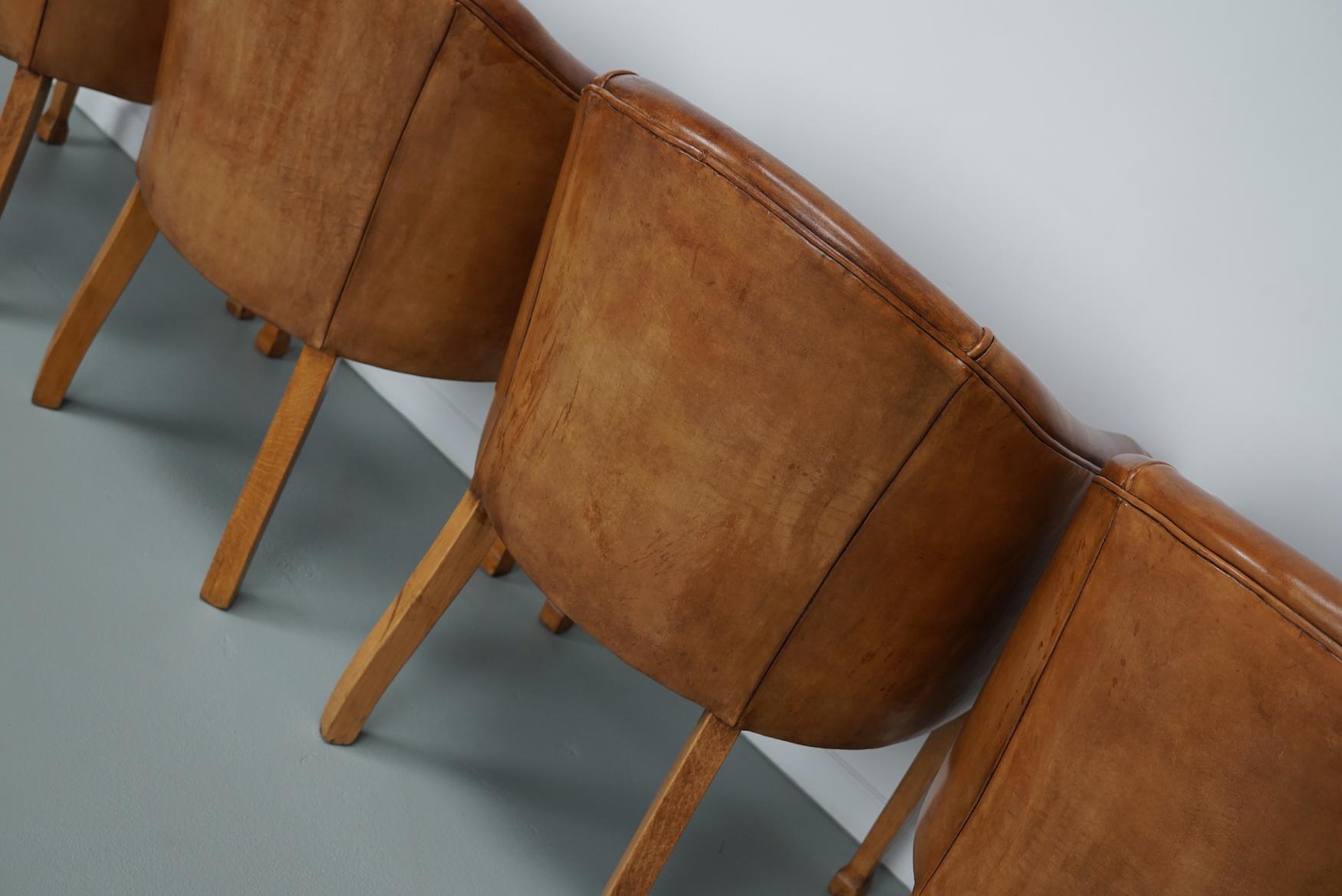 Ensemble de quatre fauteuils club néerlandais en cuir cognac de style Art déco  en vente 10