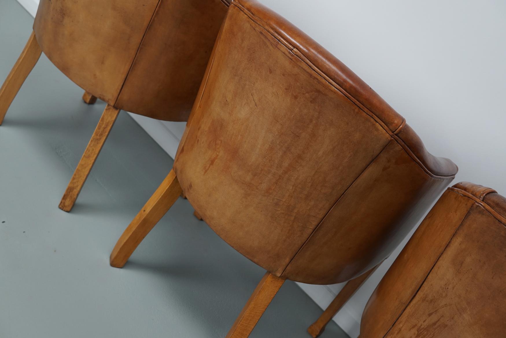 Ensemble de quatre fauteuils club néerlandais en cuir cognac de style Art déco  en vente 11