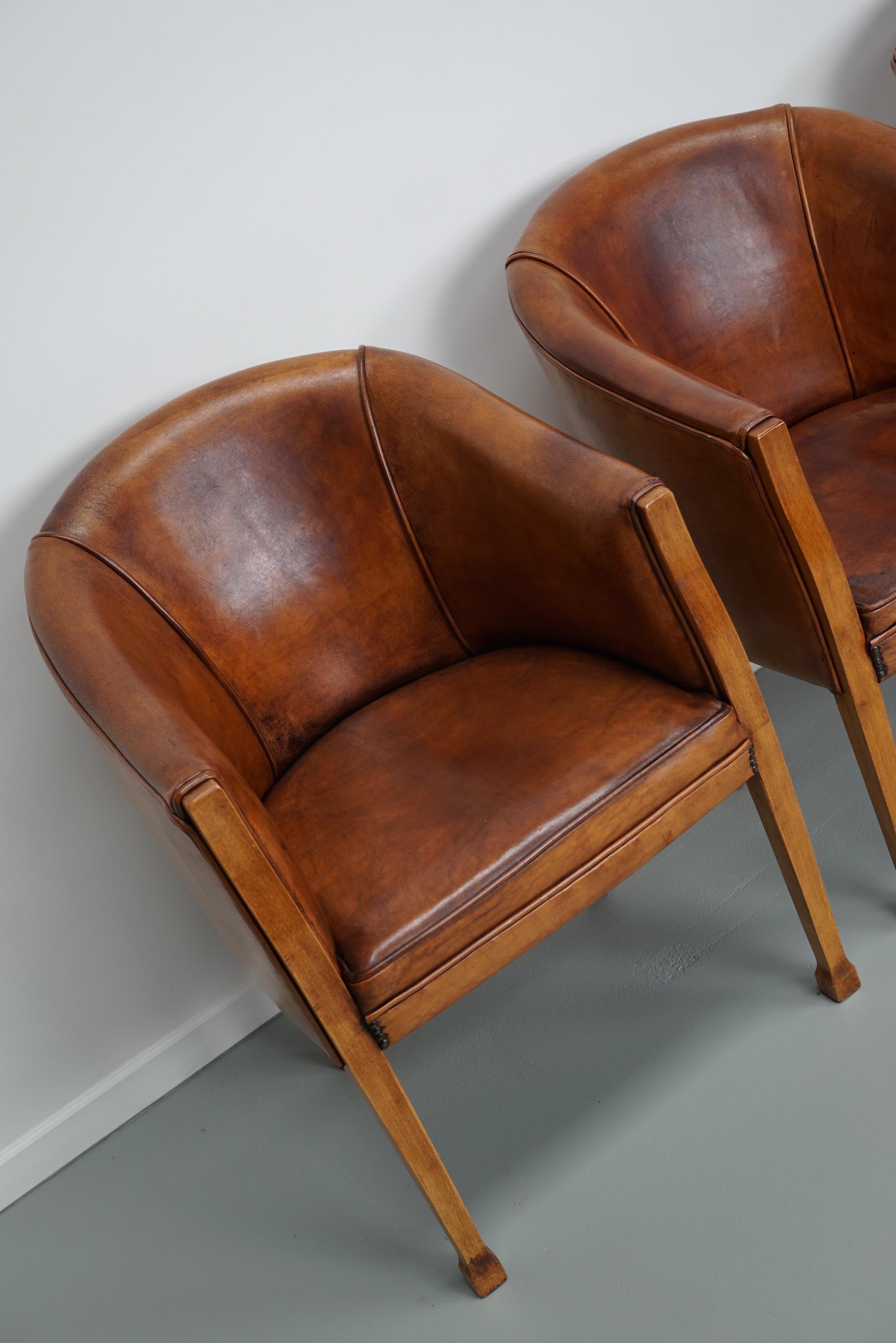 Néerlandais Ensemble de quatre fauteuils club néerlandais en cuir cognac de style Art déco  en vente