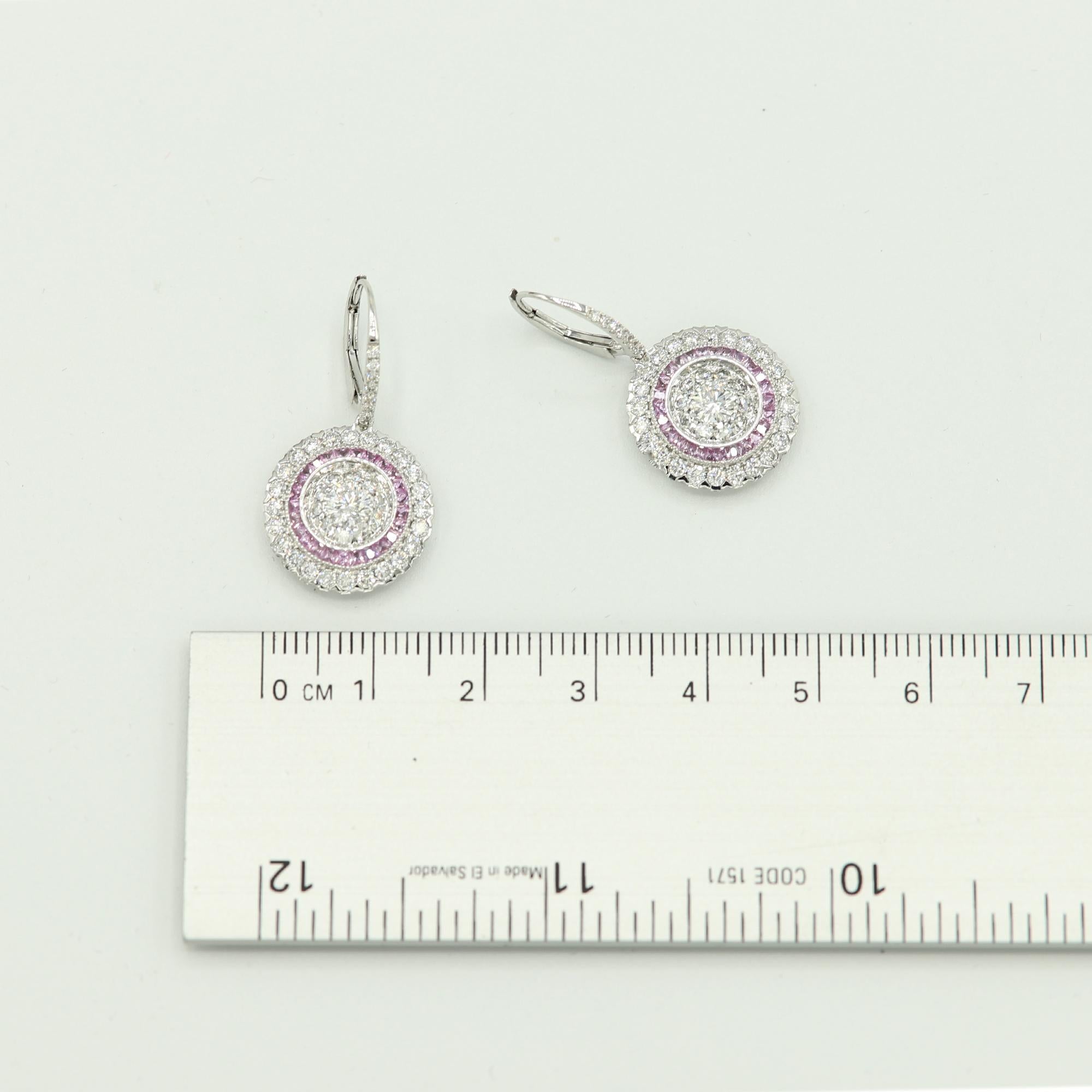 Ohrringe im Art-déco-Stil aus 18 Karat Weißgold mit Diamanten und rosa Saphiren (Art déco) im Angebot