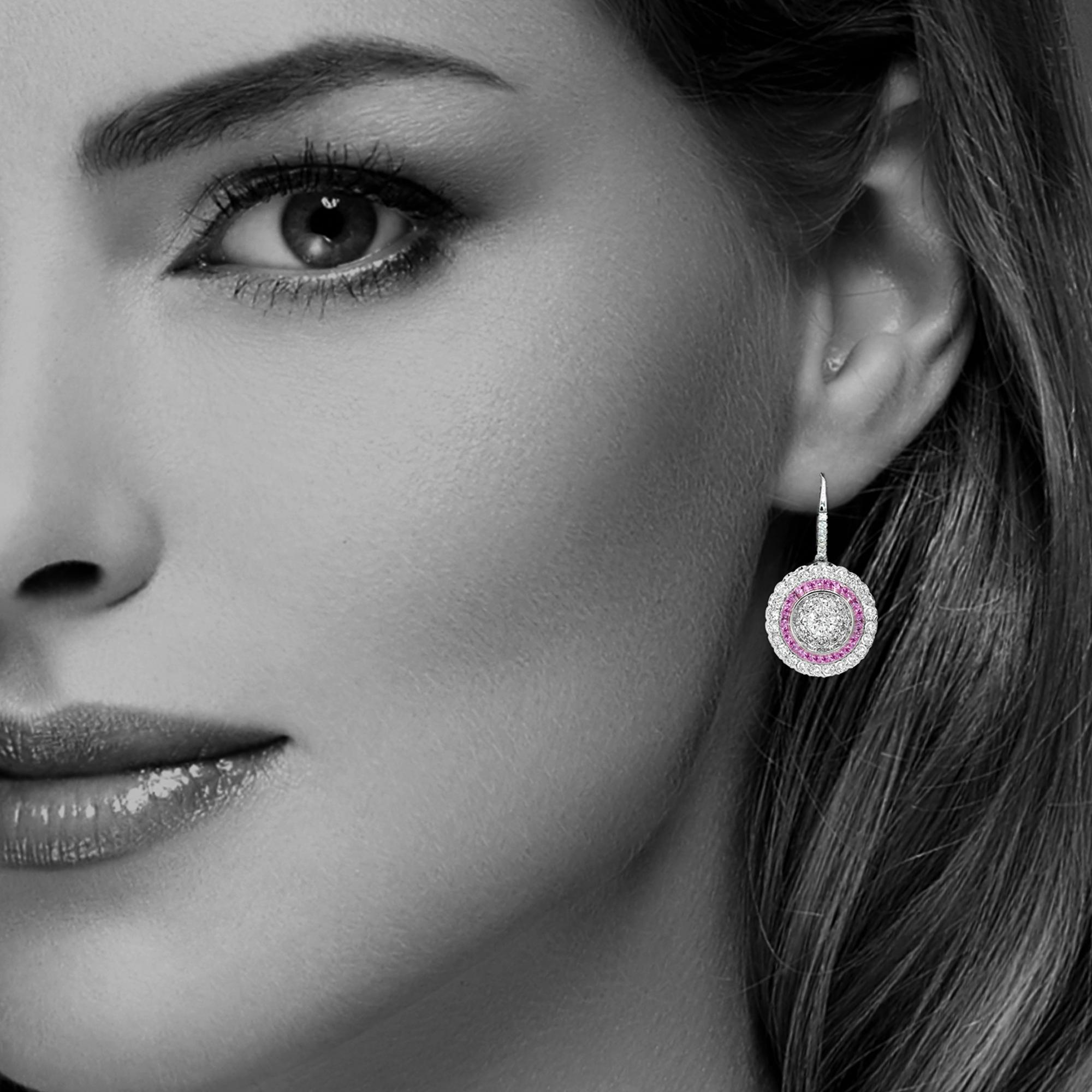 Ohrringe im Art-déco-Stil aus 18 Karat Weißgold mit Diamanten und rosa Saphiren im Angebot 1