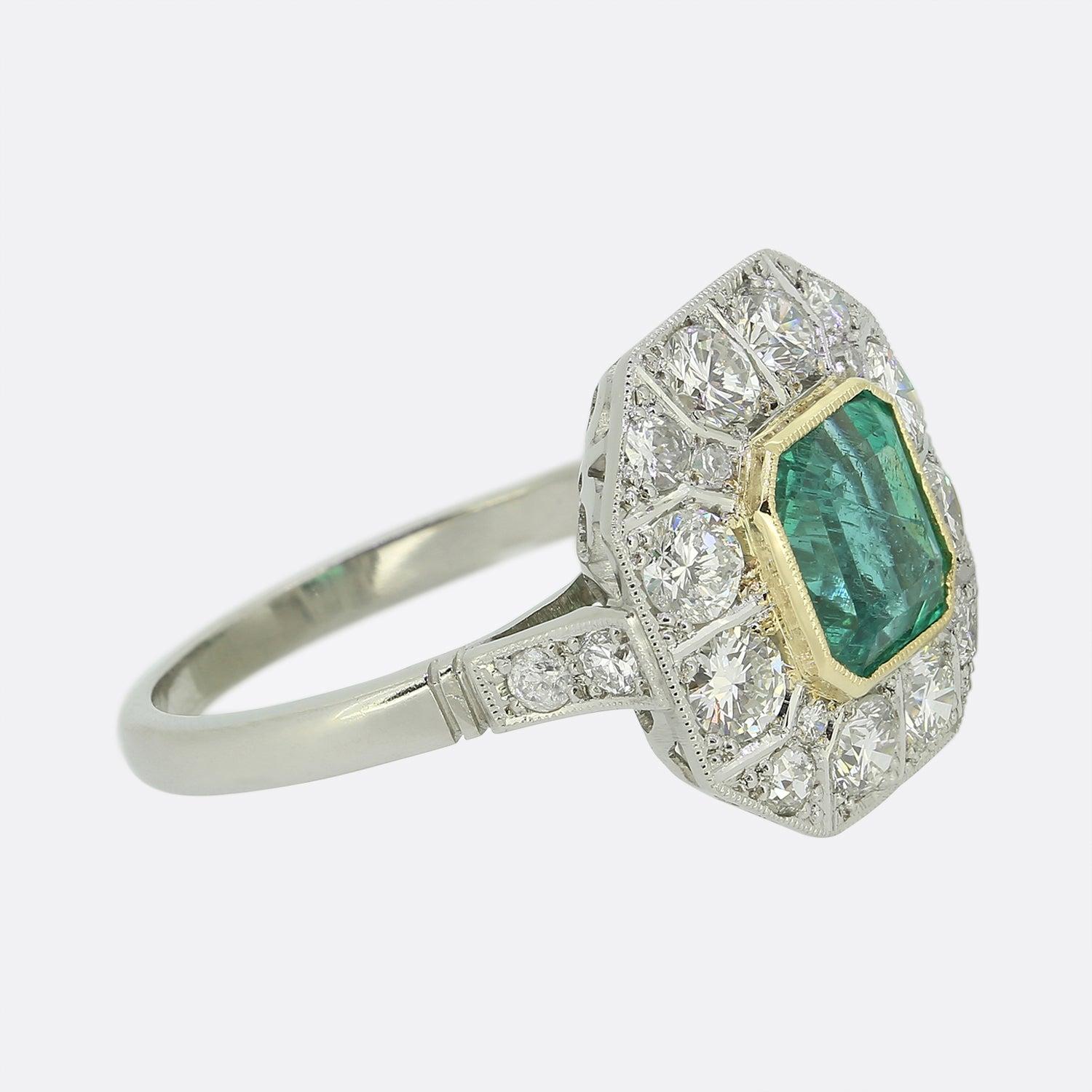 Quadrato Anello con smeraldo e diamante in stile Art Déco in vendita