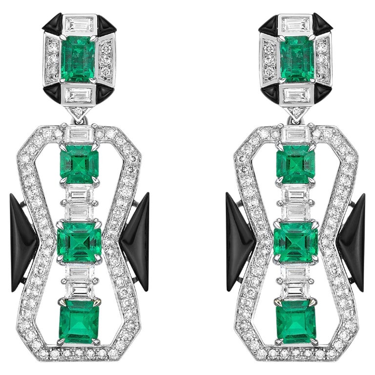 Art Deco Style Emerald, Black Onyx and Diamond Earrings in 18 Karat White Gold For Sale at 1stDibs