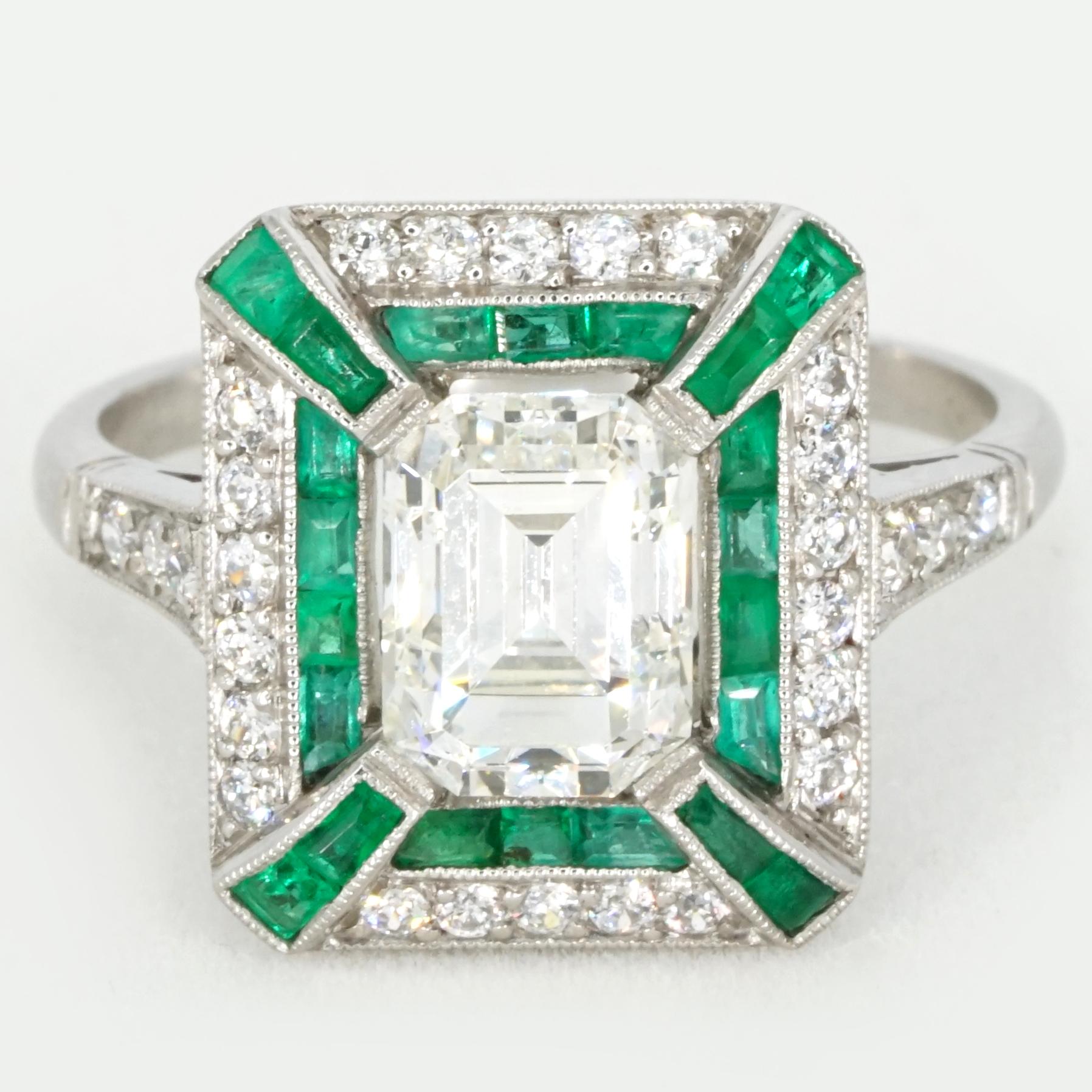 Art Deco Emerald-Cut Diamond and Emerald Halo 14K White Gold Ring In New Condition For Sale In Chicago, IL
