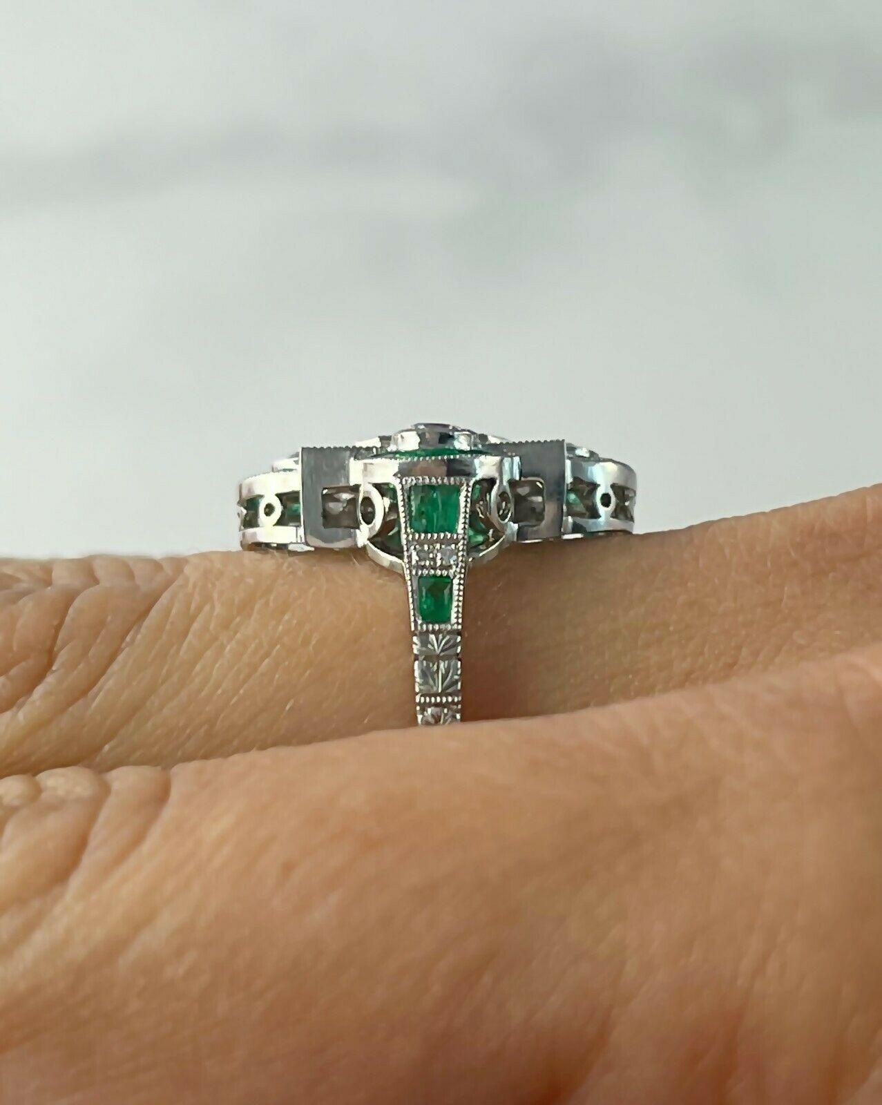 Verlobungsring im Art déco-Stil mit Smaragd und Diamant 2,08 TCW aus Platin im Angebot 1