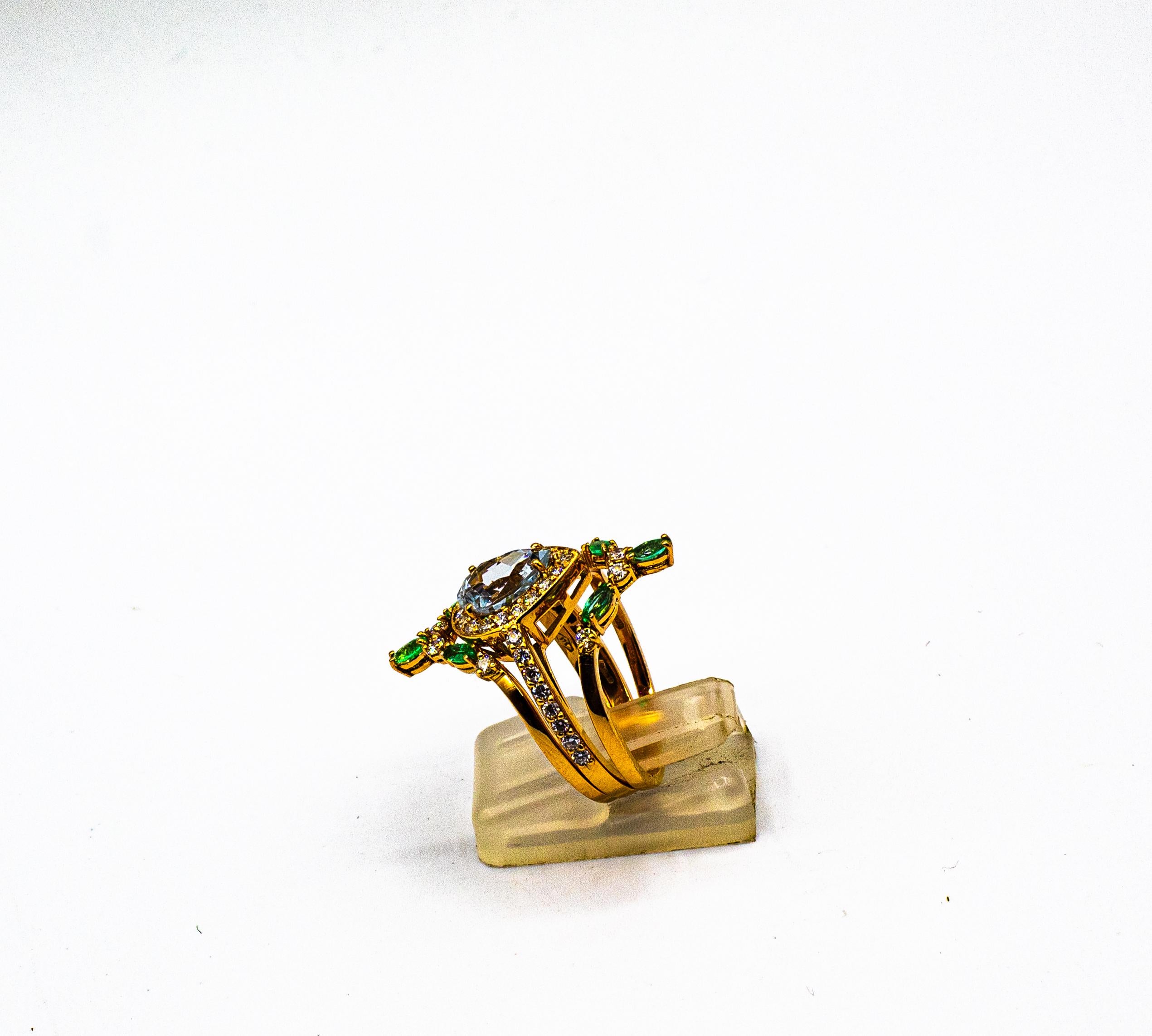 Anillo de cóctel triple de oro amarillo con diamante esmeralda y aguamarina de estilo art déco en Nuevo estado para la venta en Naples, IT
