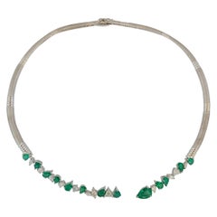 Art Deco Style Emerald Diamond Necklace Set in 18 Karat Matt Finish Gold