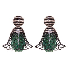 Boucles d'oreilles en treillis d'émeraudes en or 18kt, émeraudes et diamants de style Art Déco