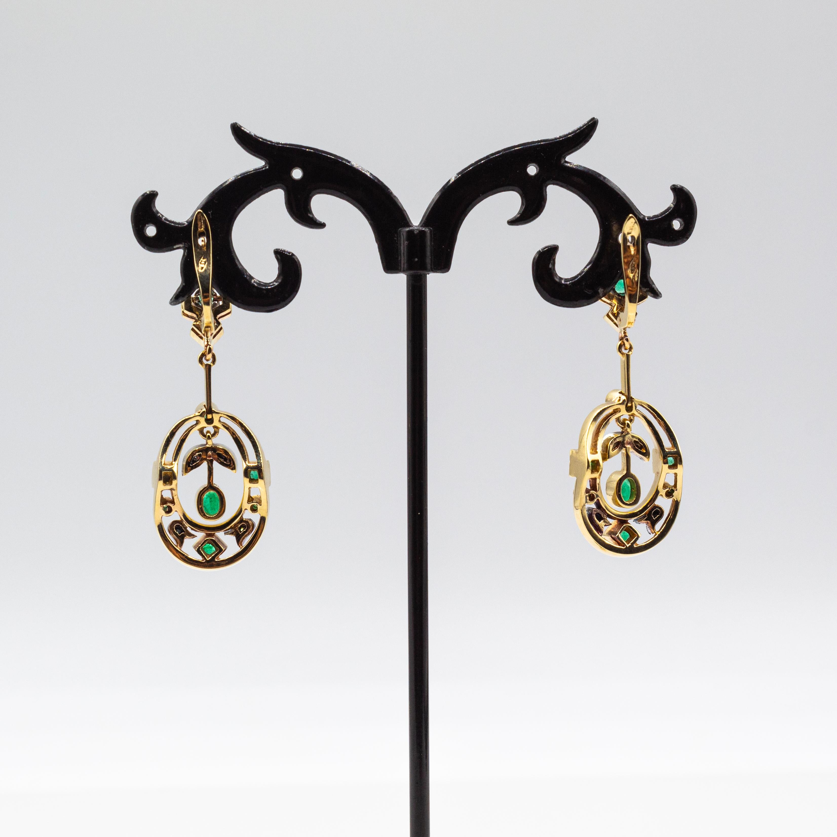 Taglio a rosa Art Deco Style Emerald White Round Cut Diamond Yellow Gold Lever-Back Earrings in vendita