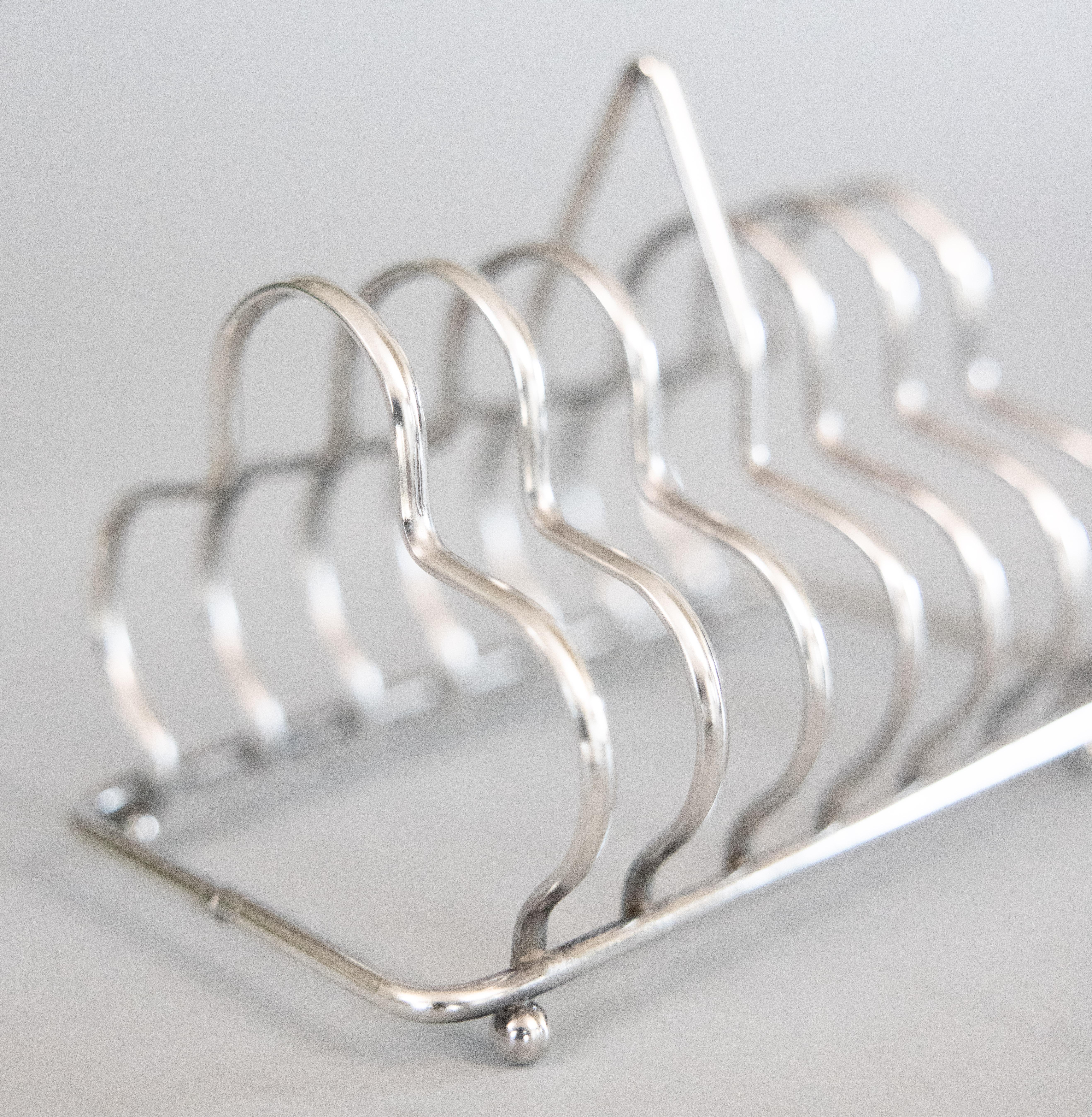 Plaqué argent Porte-toast en métal argenté de style Art Deco en vente