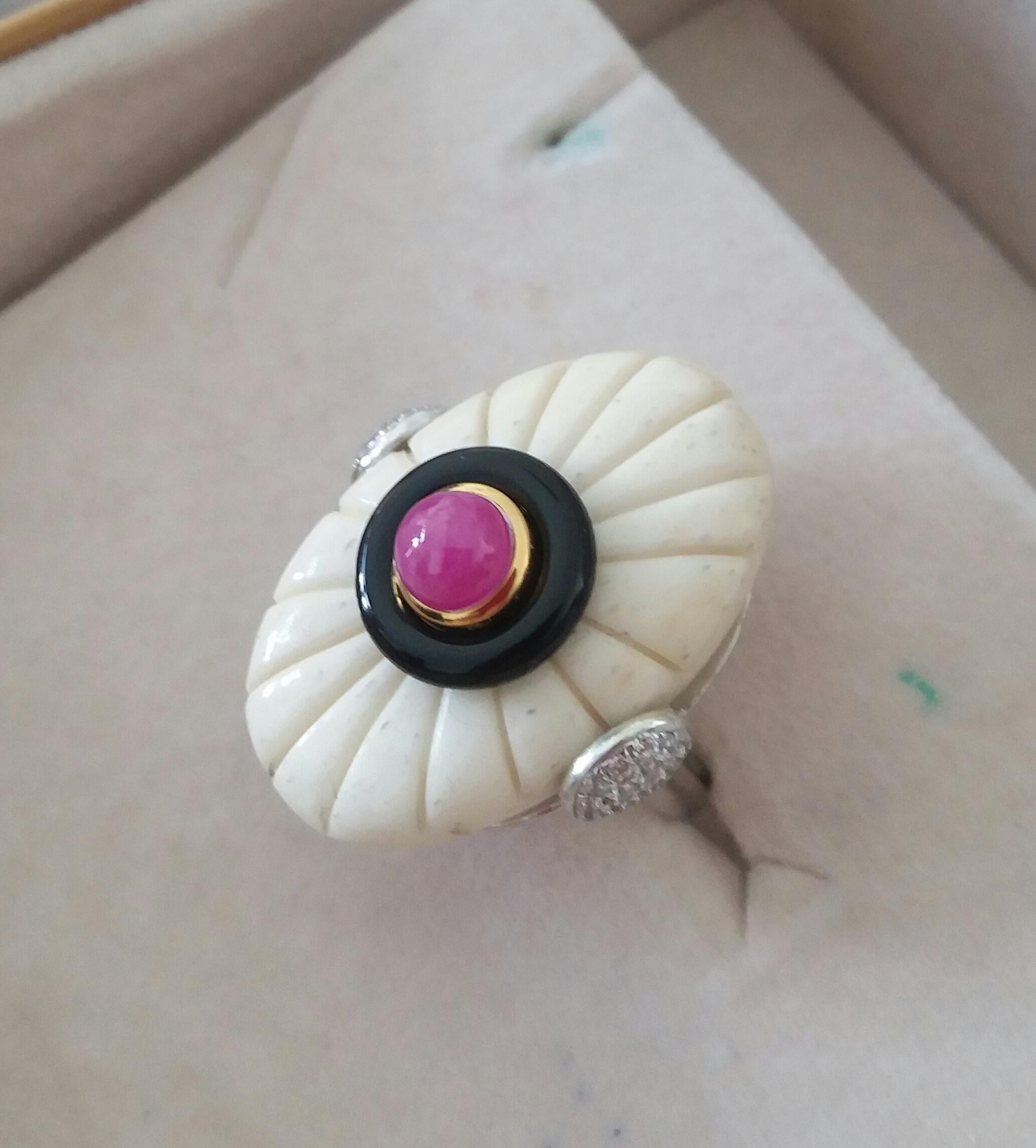 For Sale:  Art Deco Style Engraved Bone Black Onyx Ruby Cab Gold Diamonds Cocktail Ring 12