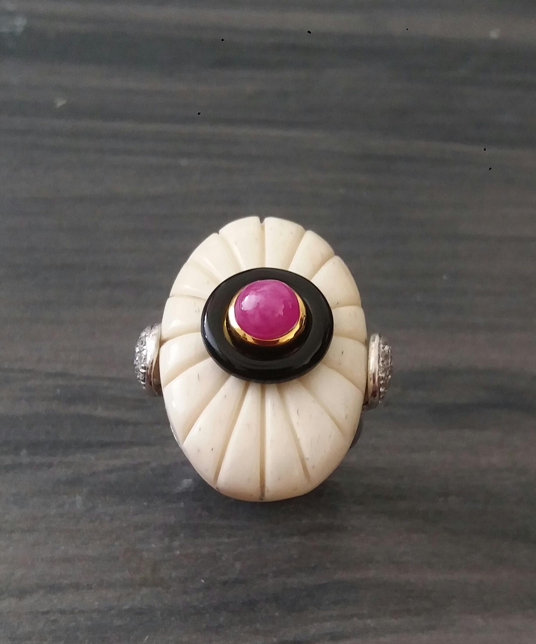 For Sale:  Art Deco Style Engraved Bone Black Onyx Ruby Cab Gold Diamonds Cocktail Ring 3