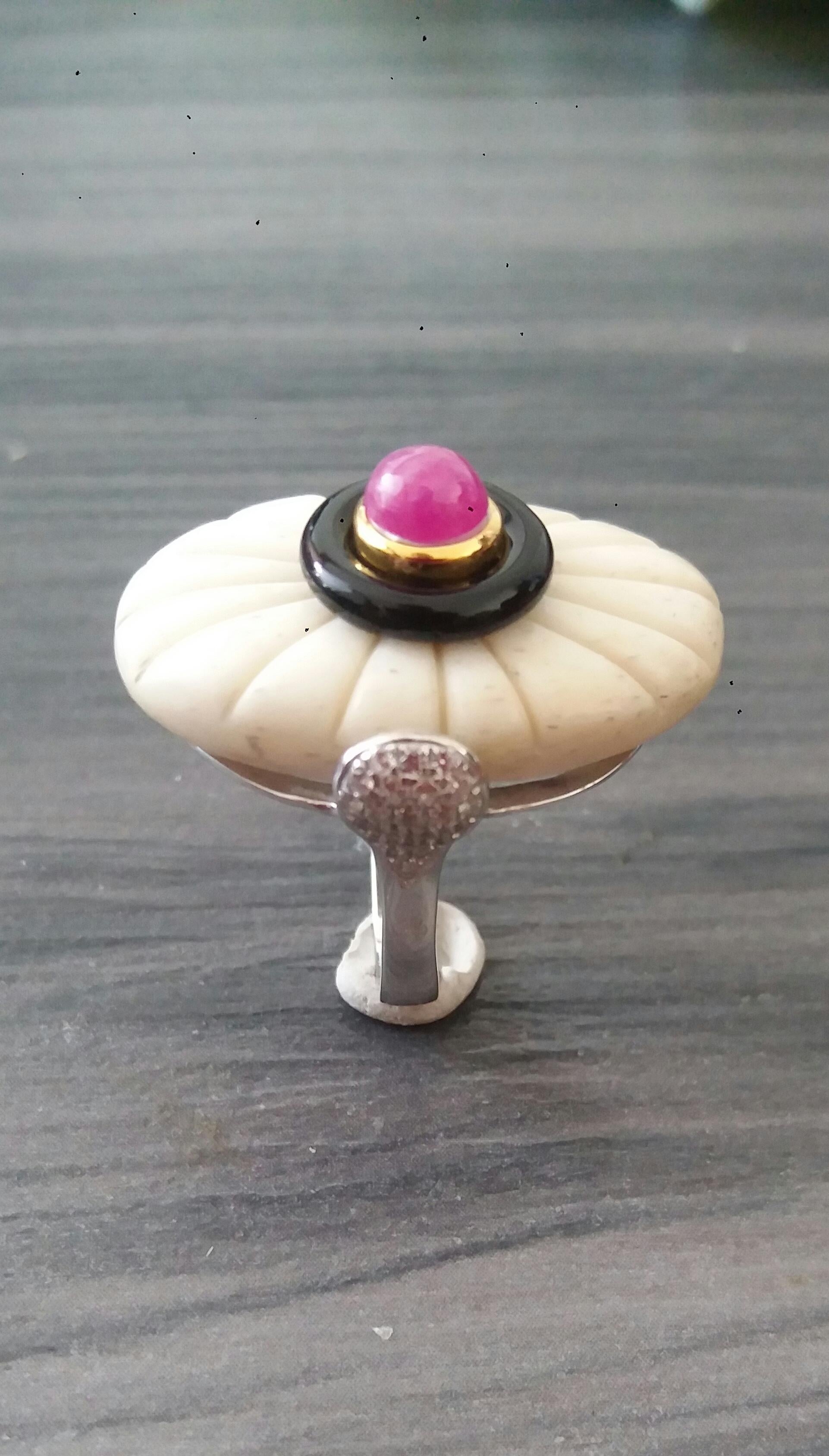 For Sale:  Art Deco Style Engraved Bone Black Onyx Ruby Cab Gold Diamonds Cocktail Ring 4