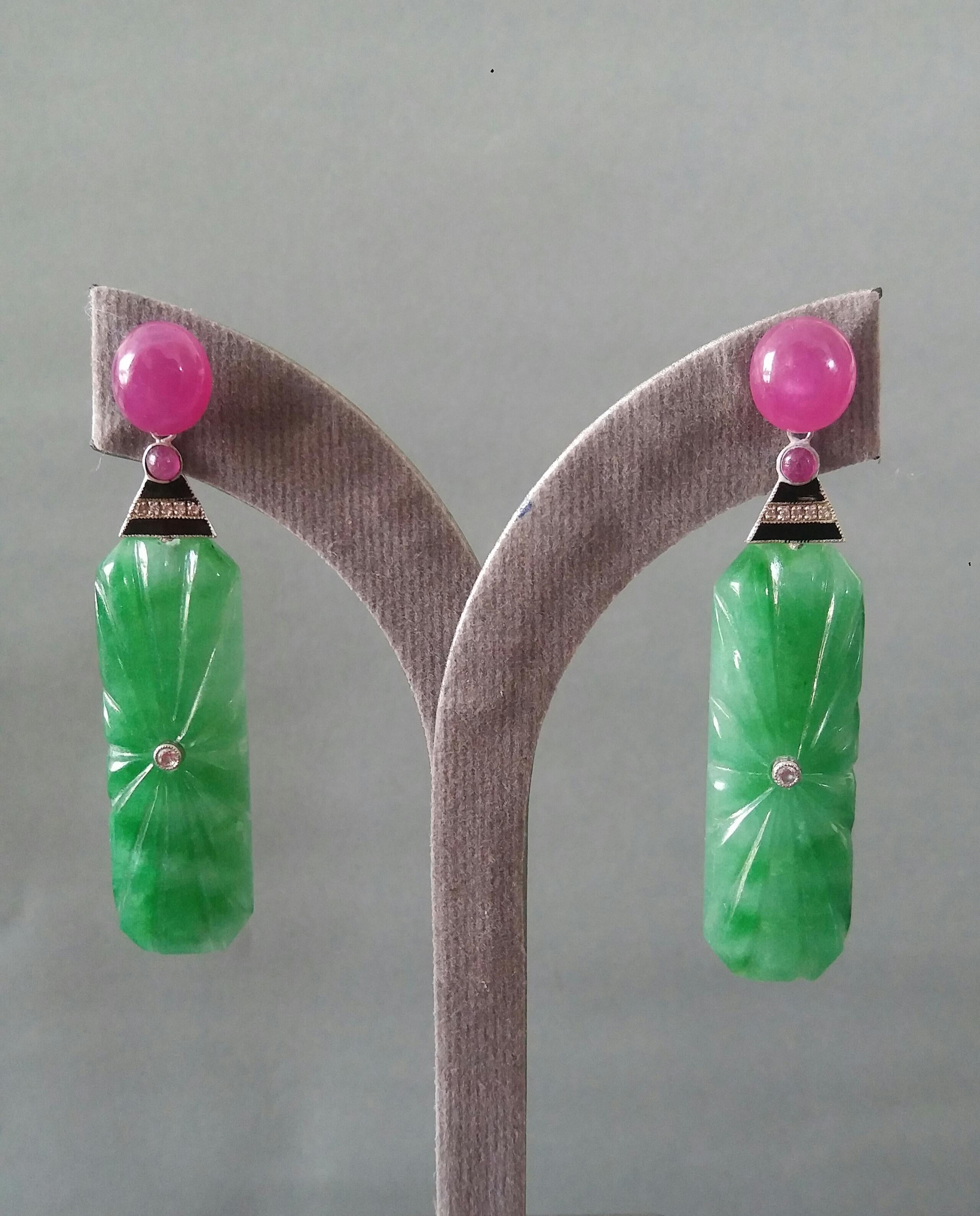 Orecchini pendenti in stile Art Deco con giada di Birmania incisa, smalto e rubino, oro e diamanti in vendita 3