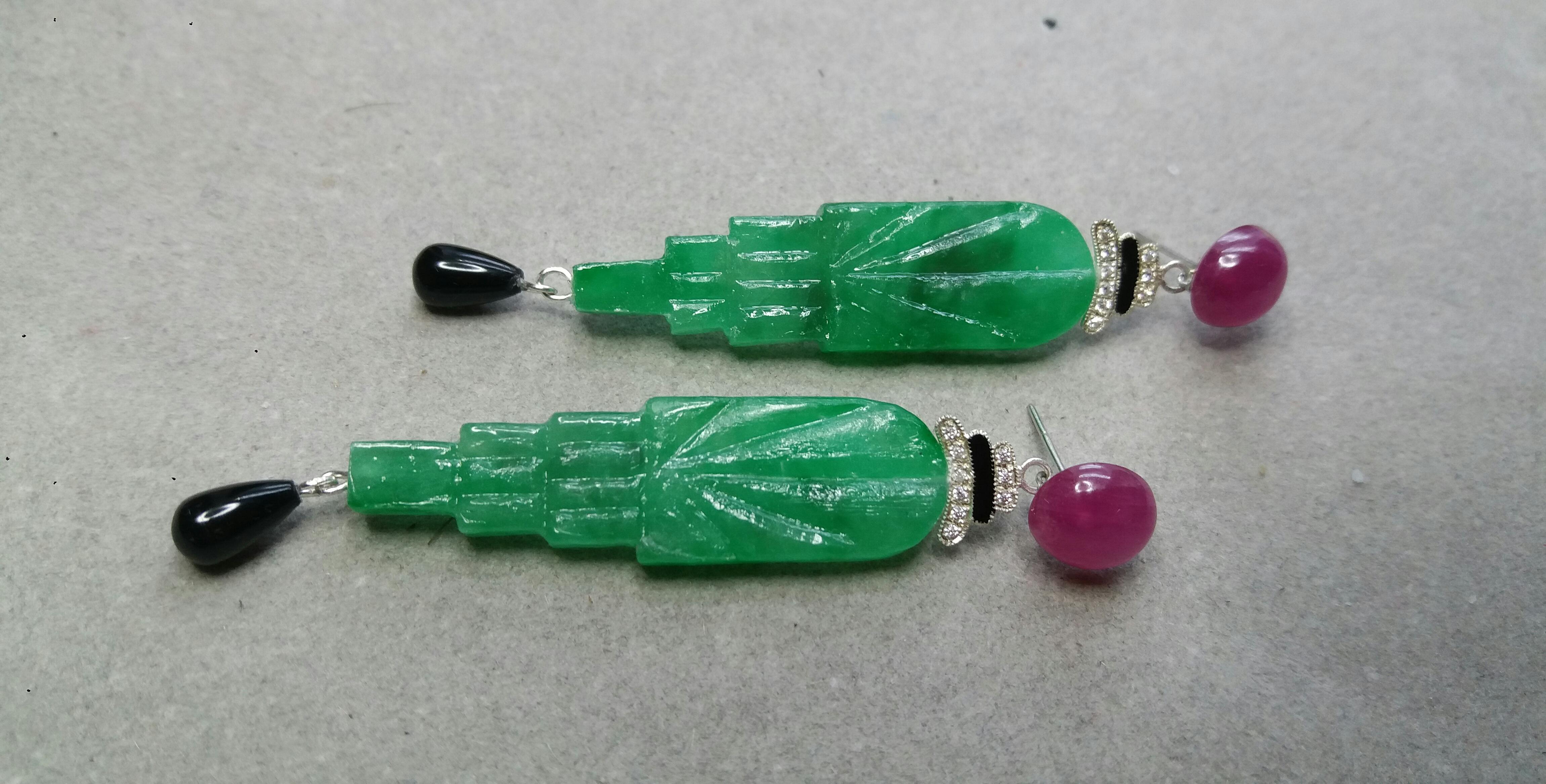 Art Deco Style Engraved Jade Enamel Ruby Gold Diamonds Black Onyx Earrings In Good Condition For Sale In Bangkok, TH