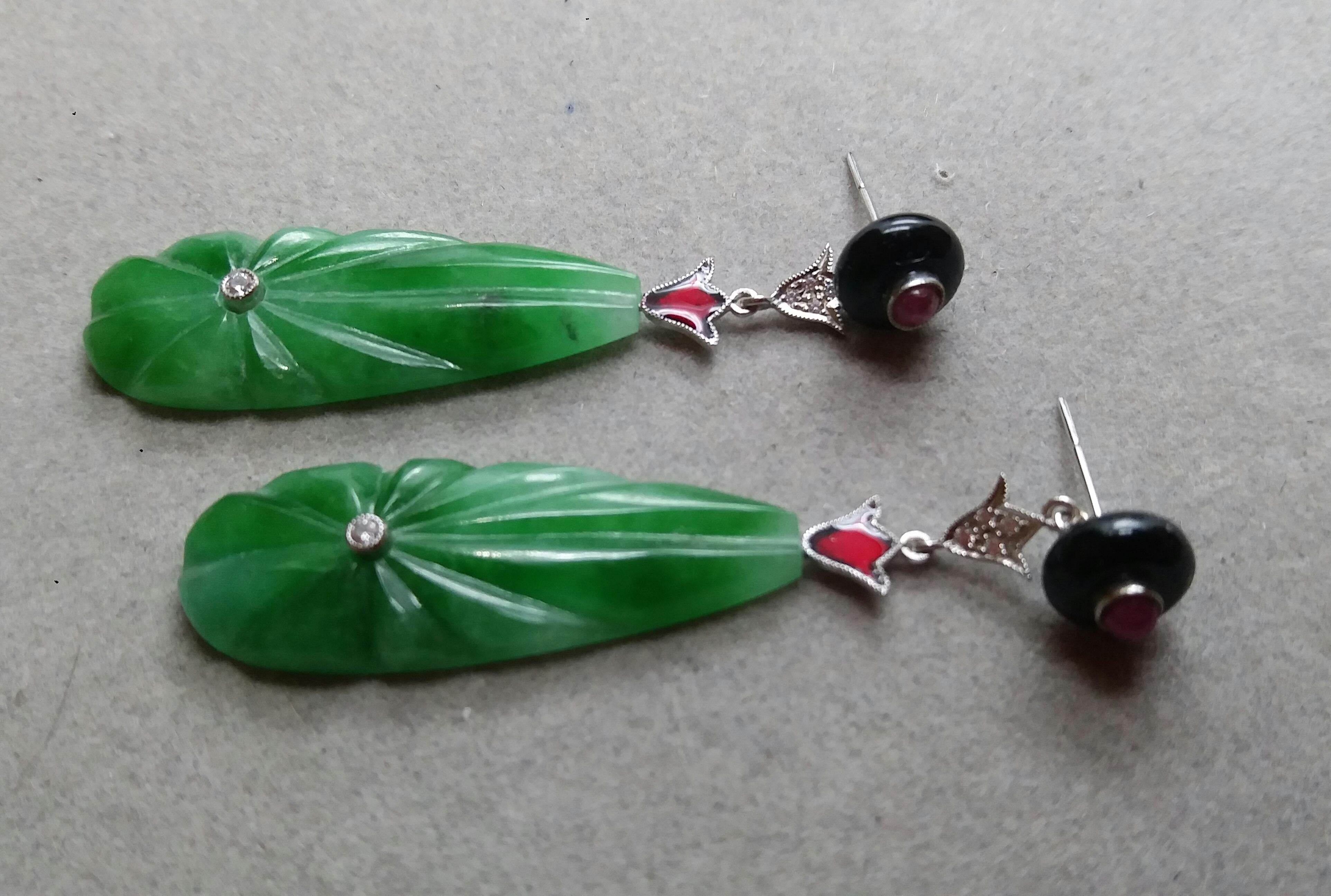 Art Deco Style Engraved Jade Ruby Black Onyx Gold Diamonds Enamel Drop Earrings In Good Condition For Sale In Bangkok, TH