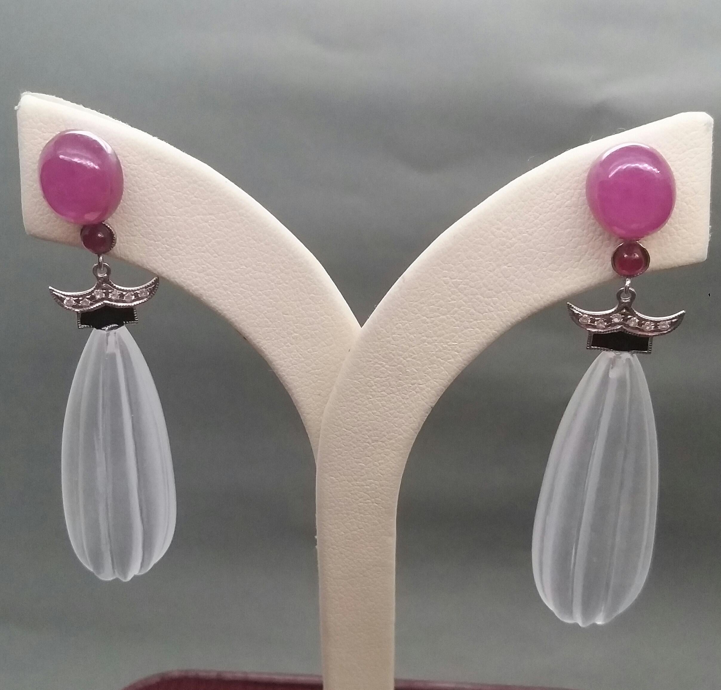 Art Deco Style Engraved Rock Crystal Enamel Ruby Gold Diamonds Drop Earrings In Good Condition For Sale In Bangkok, TH