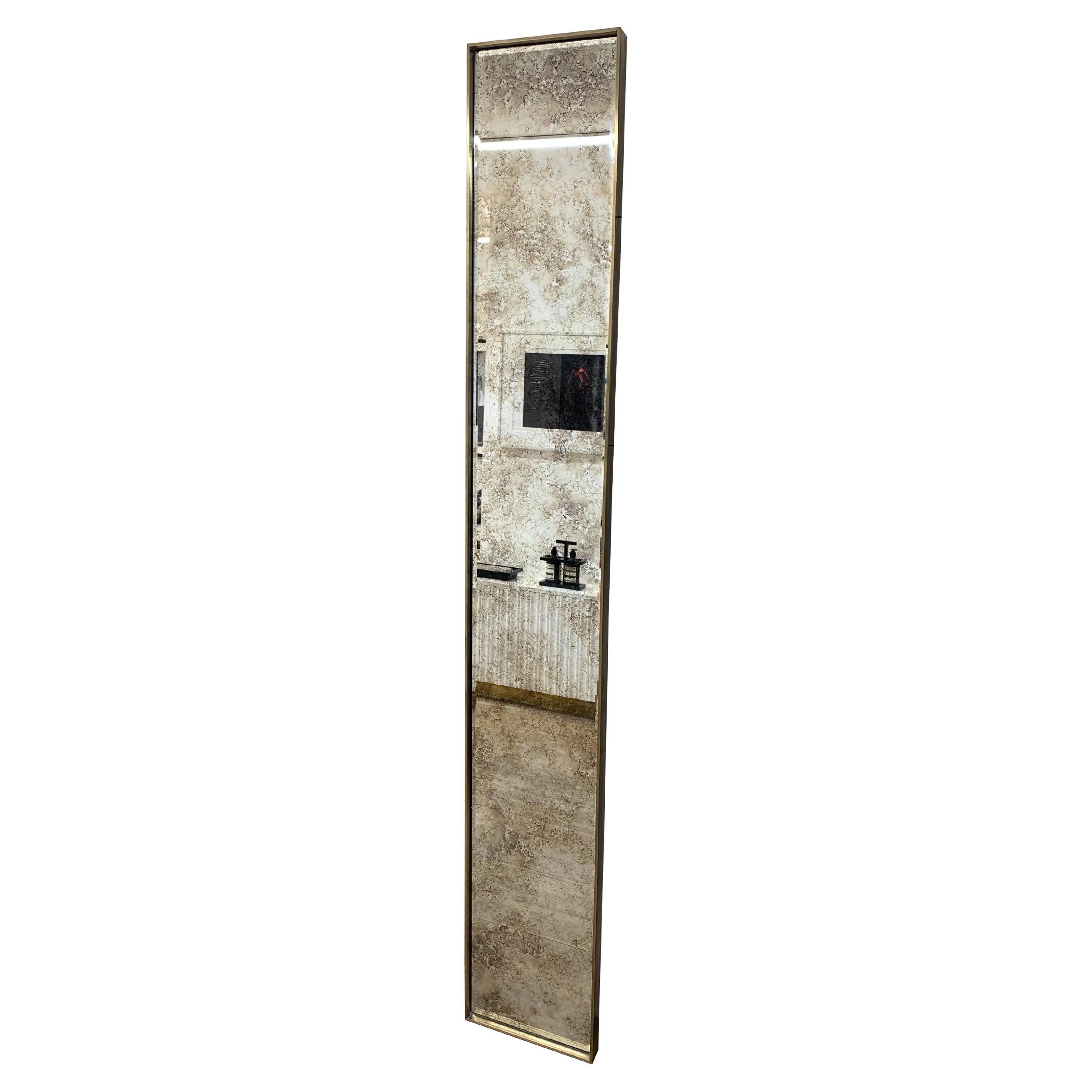 Custom Made Art Deco Style Eros Slim Messing plattiert Spiegel mit antiken Spiegel im Angebot