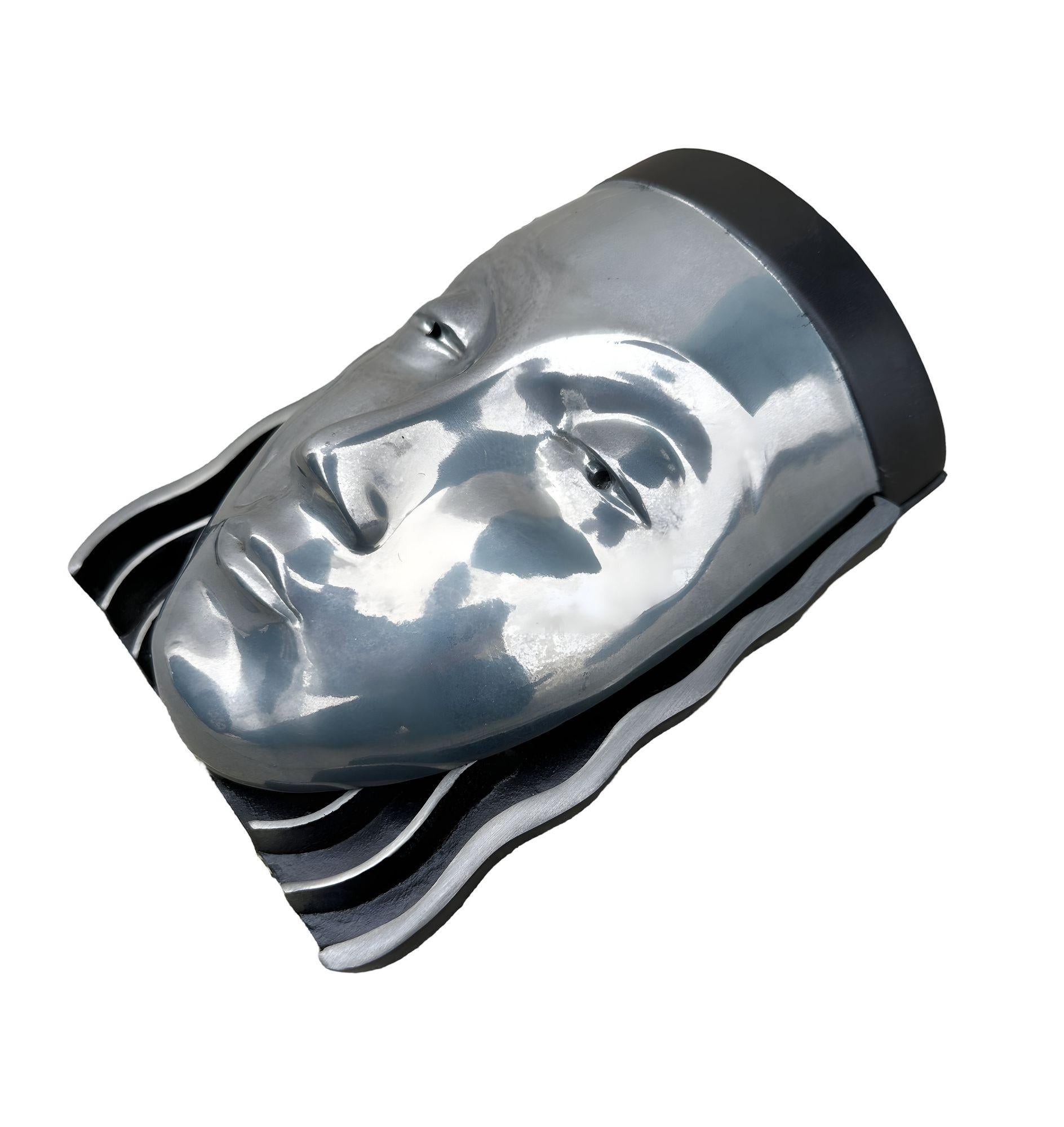 Lampada da parete a maschera femminile in stile Art Déco In condizioni ottime in vendita a Van Nuys, CA