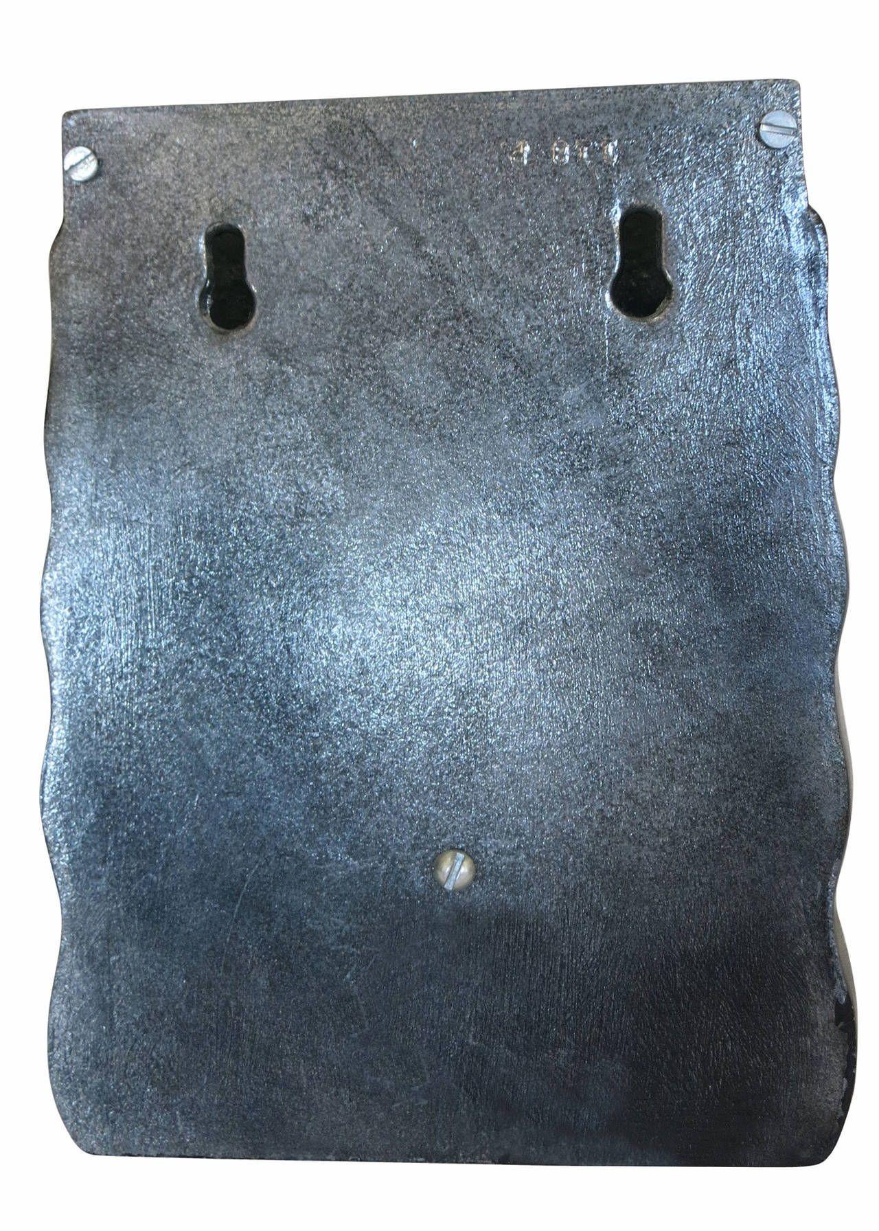 Fine XX secolo Lampada da parete a maschera femminile in stile Art Déco in vendita