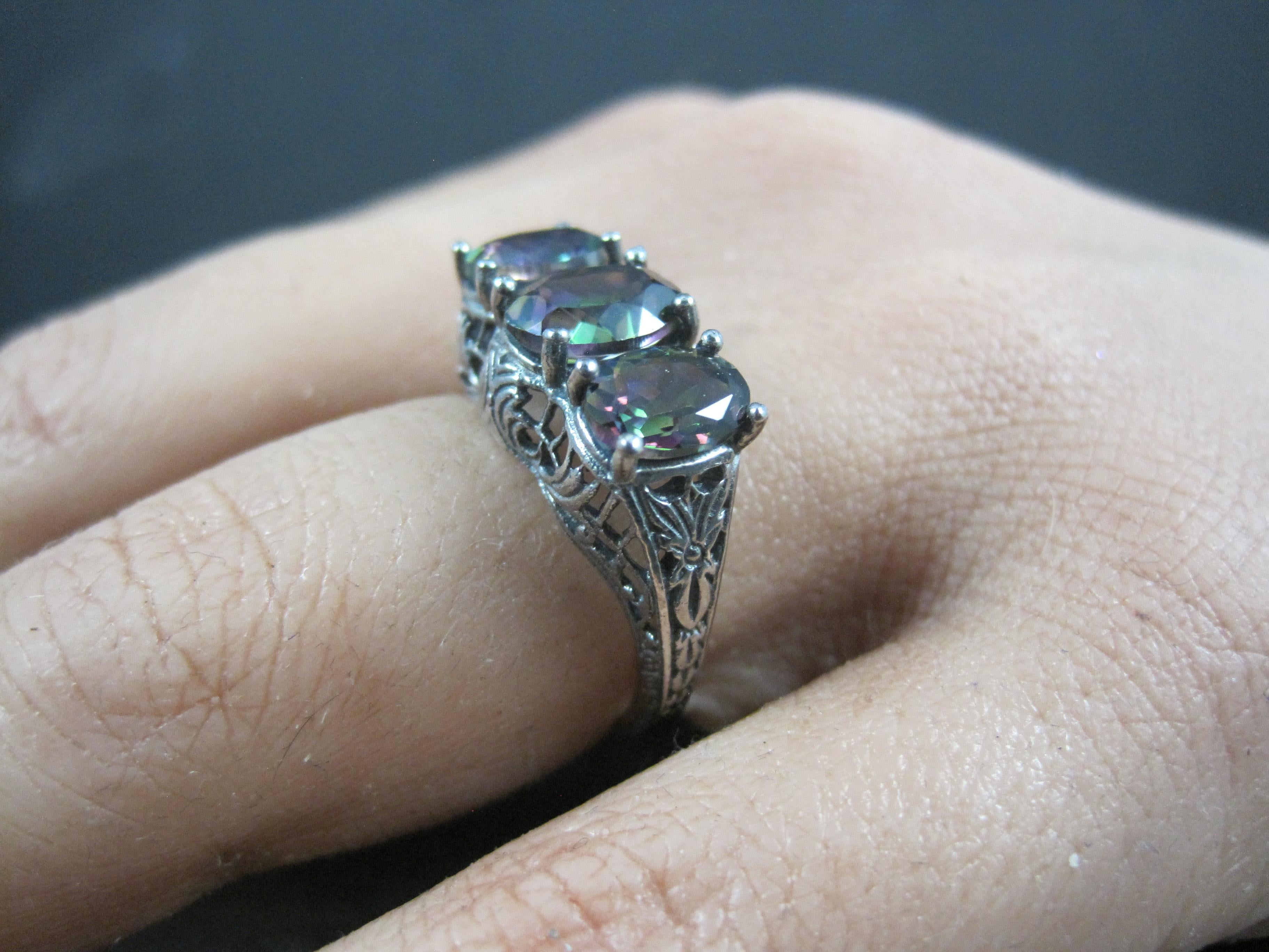 Anello in stile Art Deco con filigrana e topazio mistico, misura 6 in vendita 4