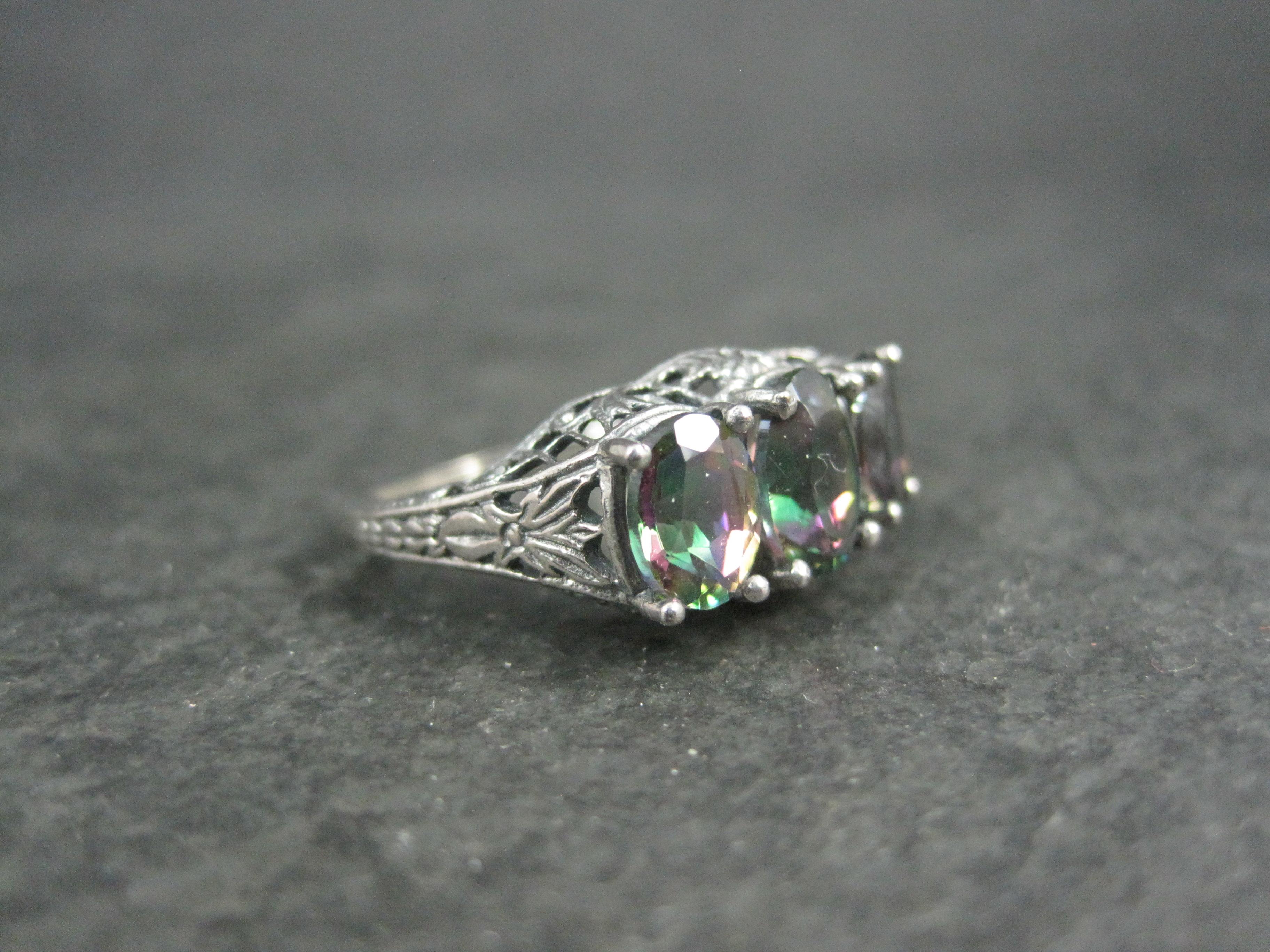 Art Déco Anello in stile Art Deco con filigrana e topazio mistico, misura 6 in vendita