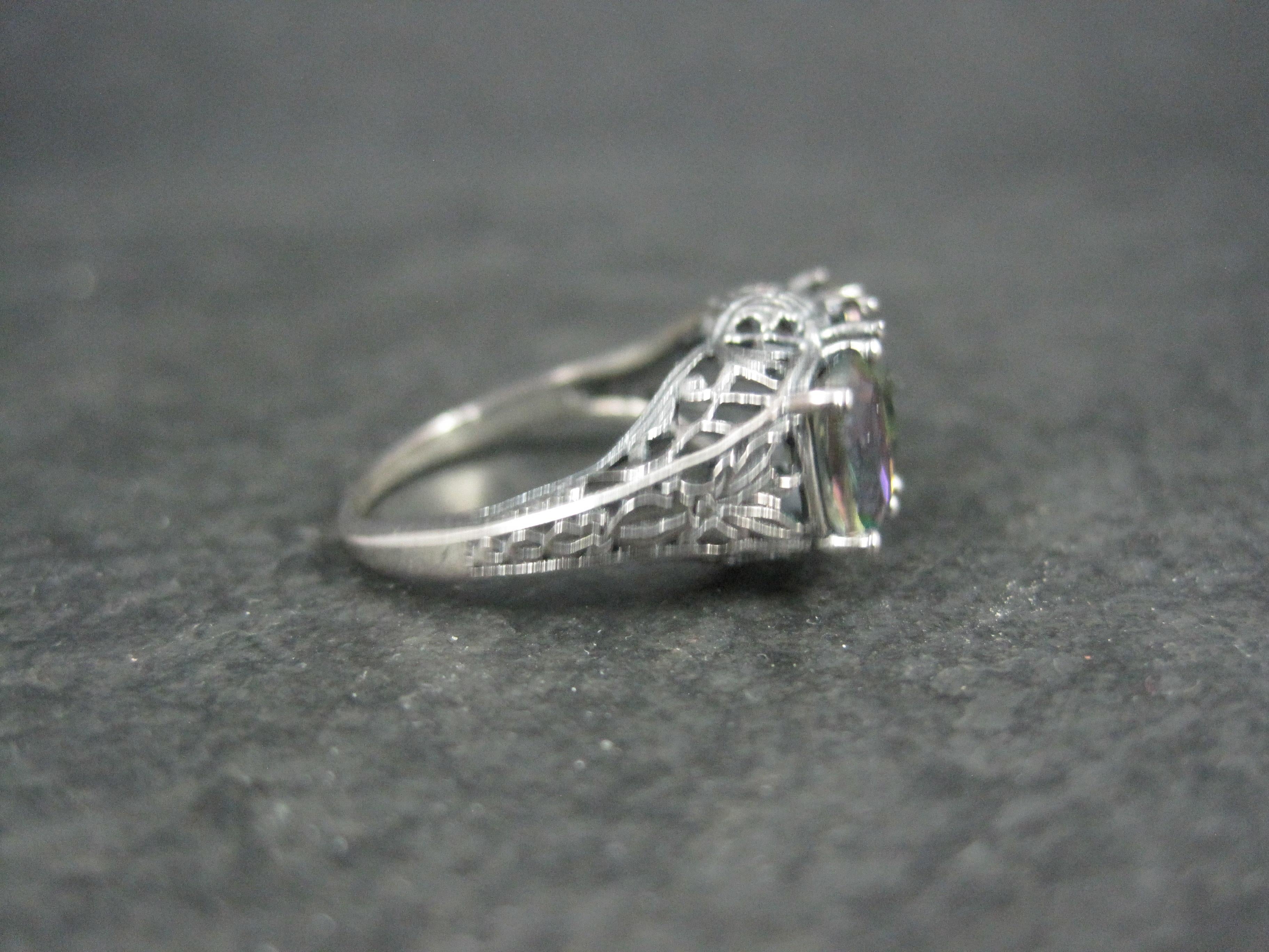 Taglio ovale Anello in stile Art Deco con filigrana e topazio mistico, misura 6 in vendita