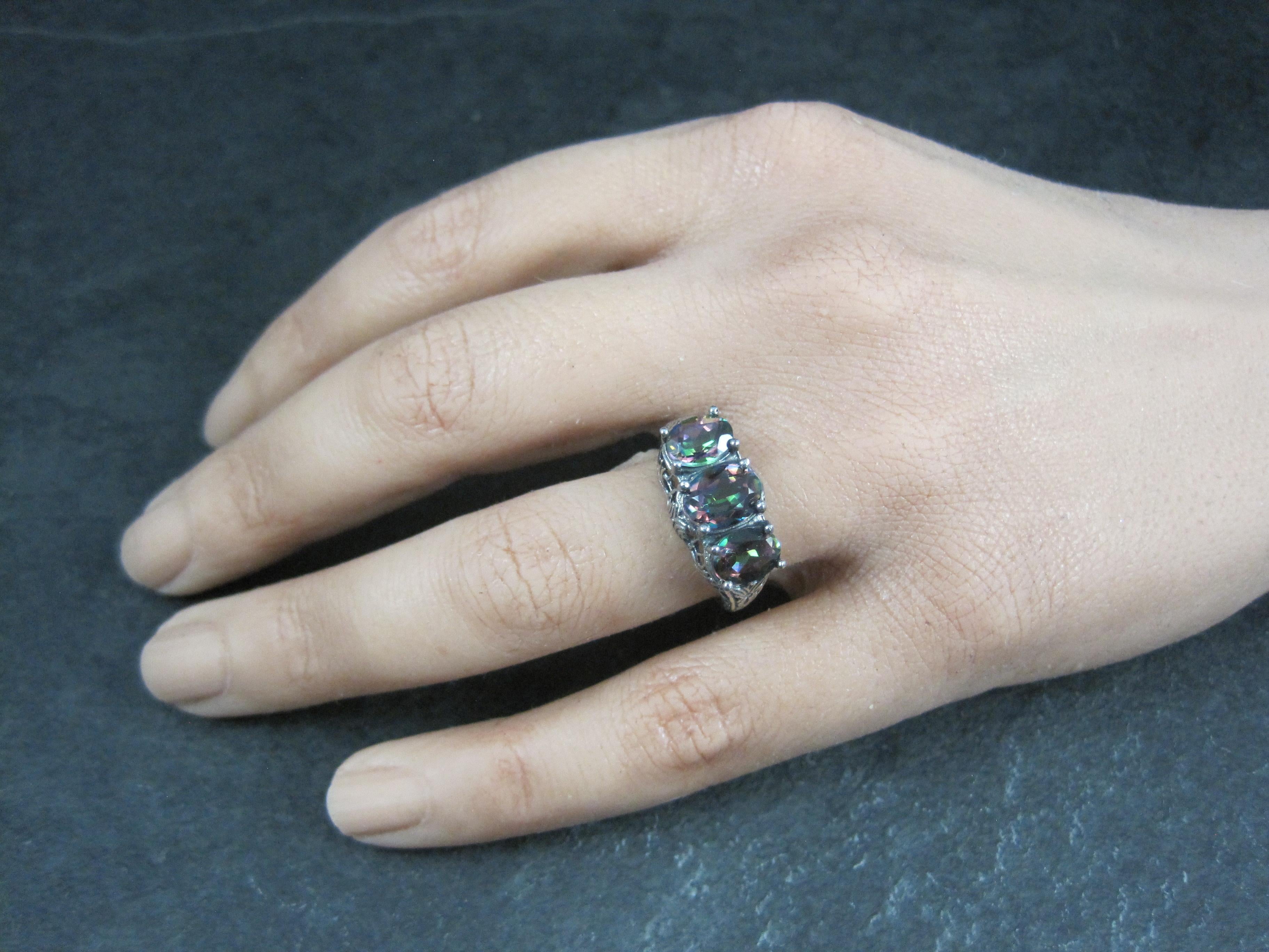 Anello in stile Art Deco con filigrana e topazio mistico, misura 6 in vendita 2