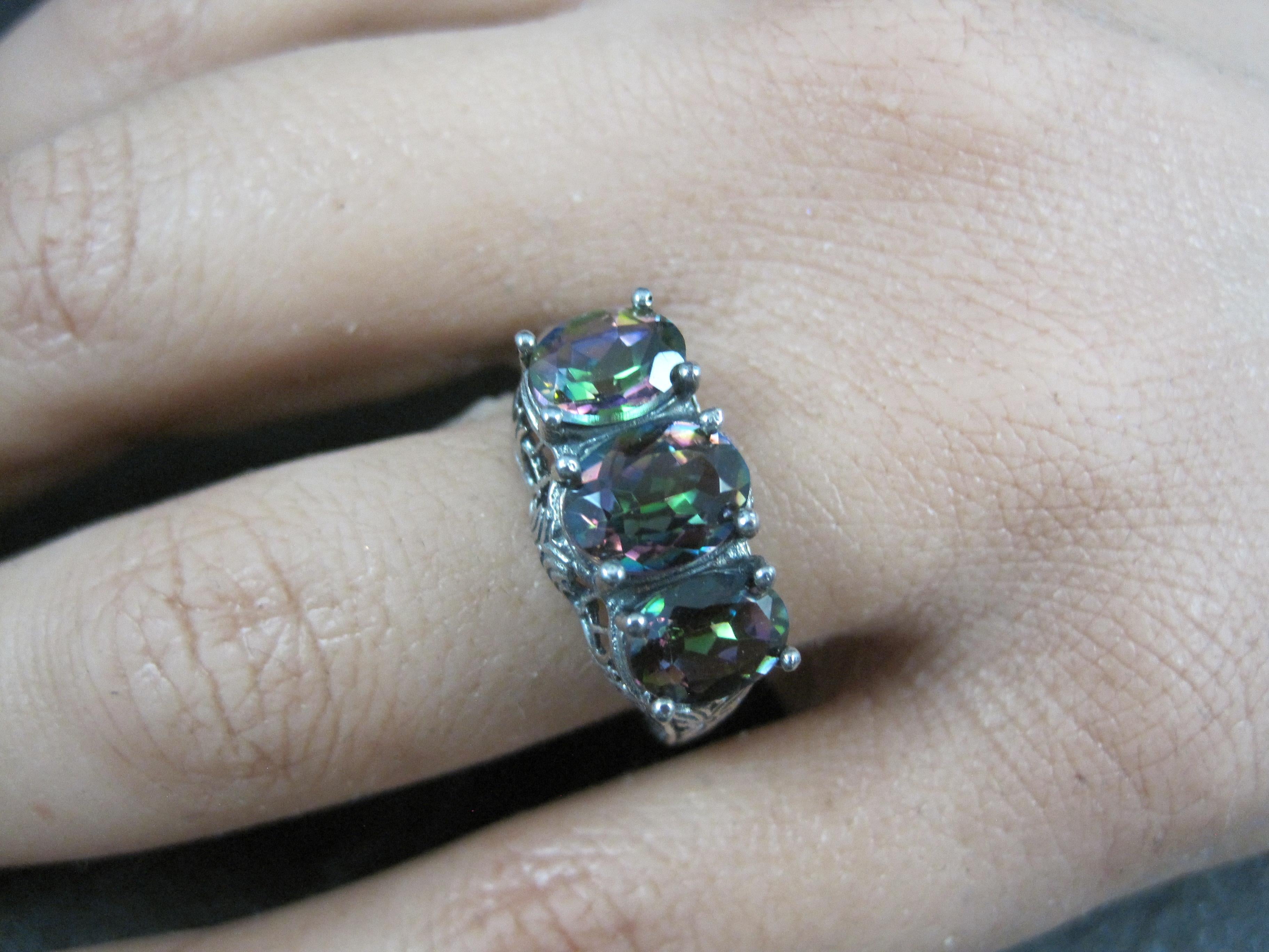 Anello in stile Art Deco con filigrana e topazio mistico, misura 6 in vendita 3