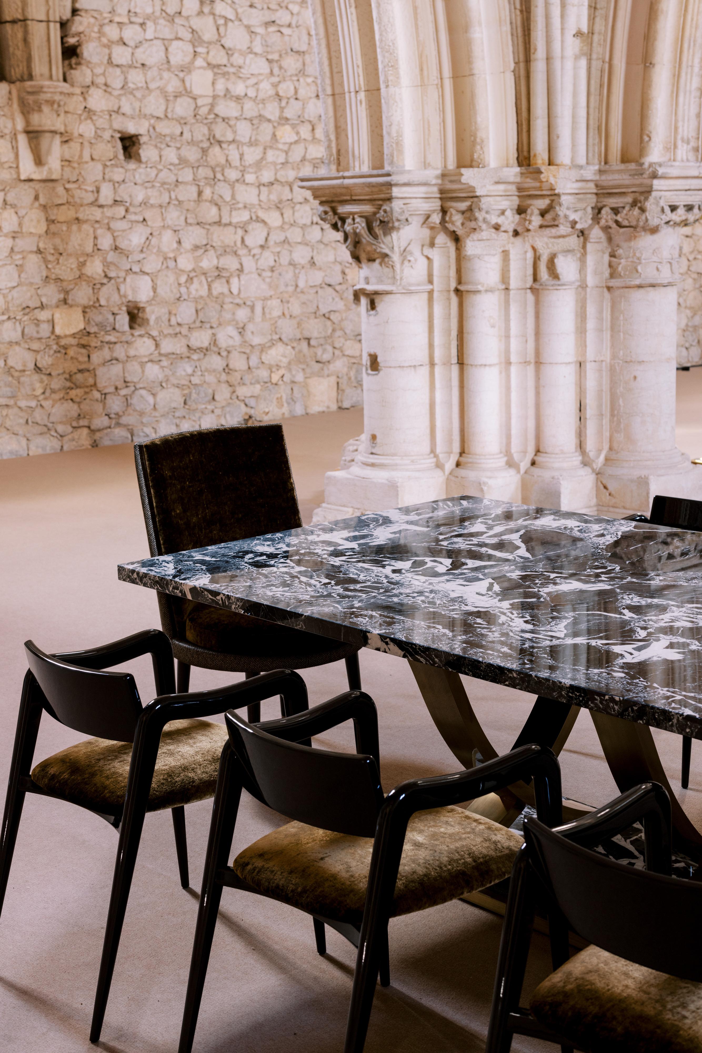 Table de salle à manger Fontaine en ébène de Macassar faite à la main Portugal Greenapple en vente 2