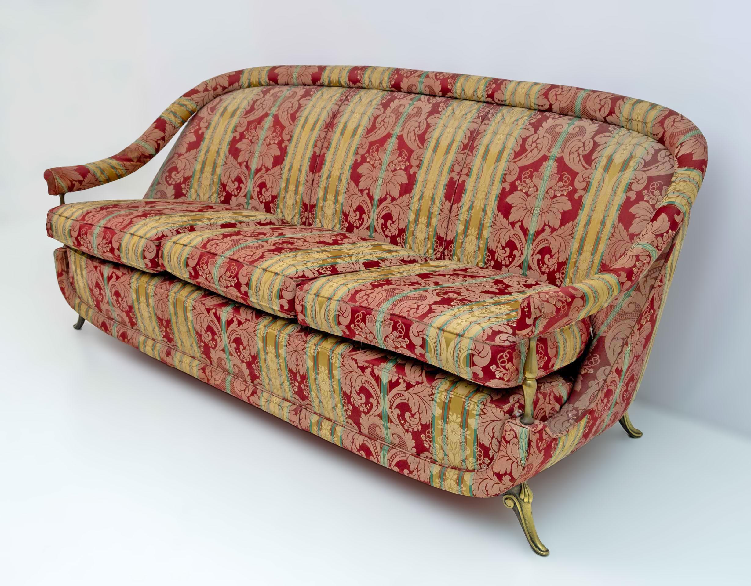 Art Dèco Stil Französisch Messing und Stoff Sofa, 1950er Jahre im Angebot 3