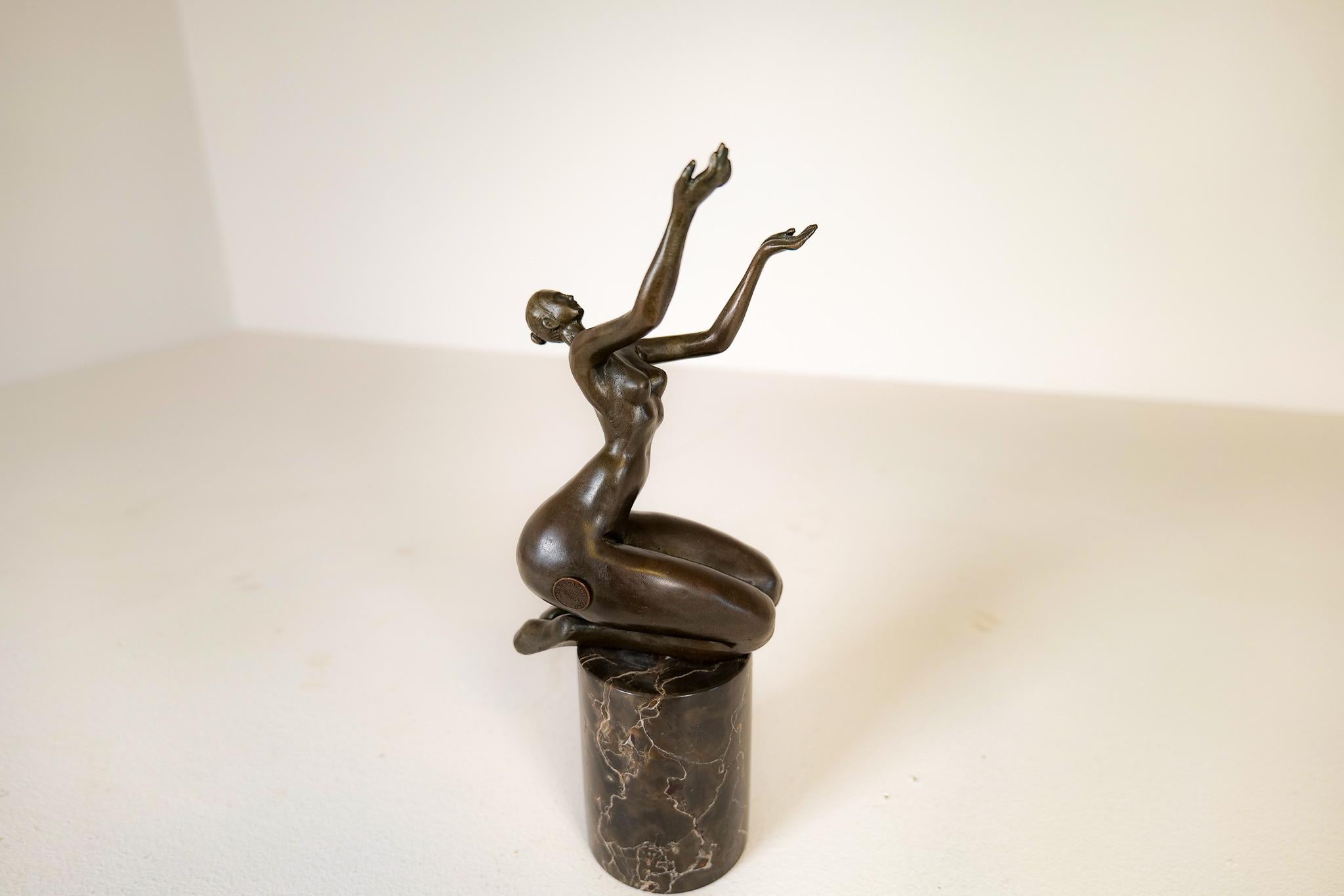 Art Deco Style French Bronze Women Figurine For Sale 5